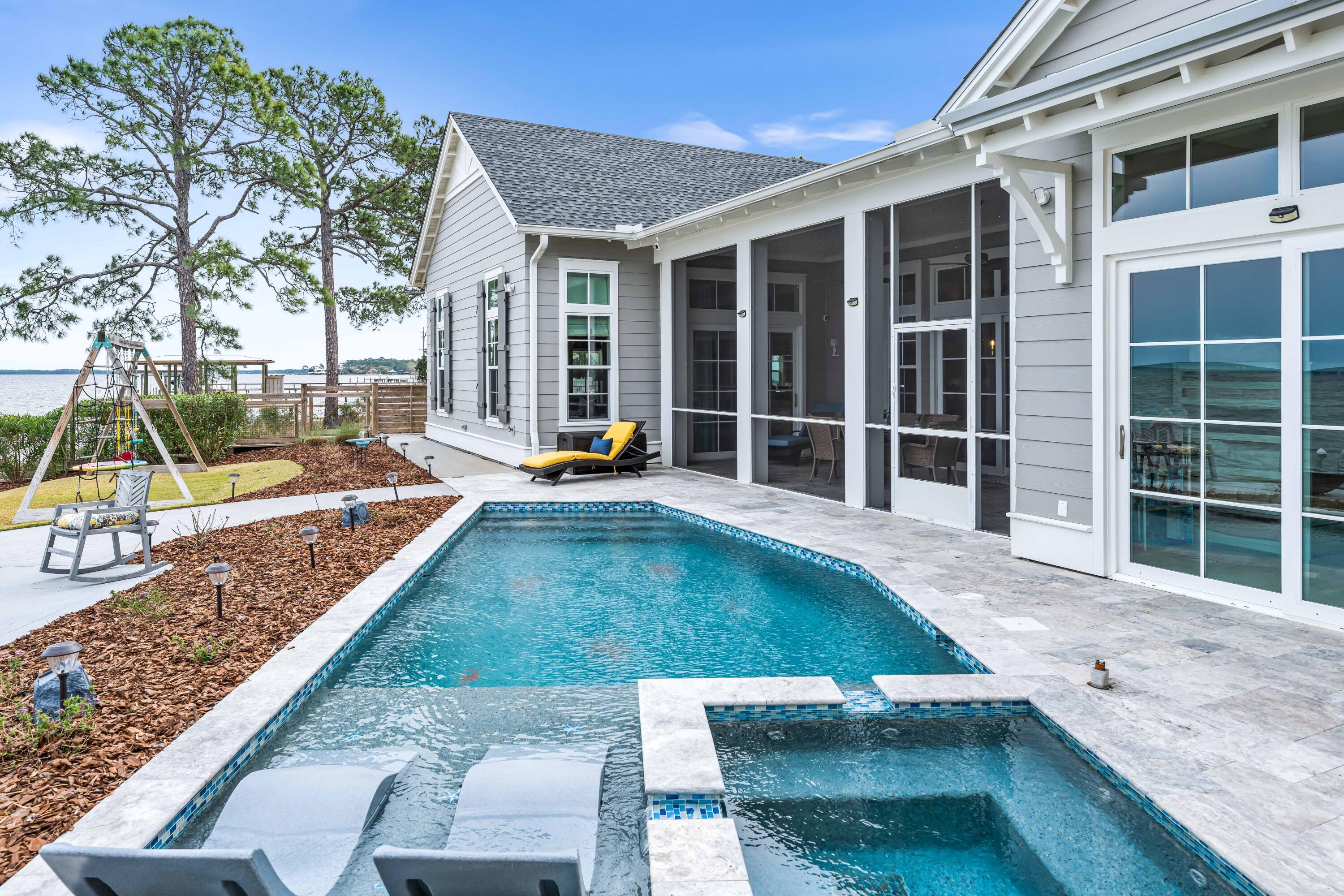 PELICAN BAY S/D - Residential