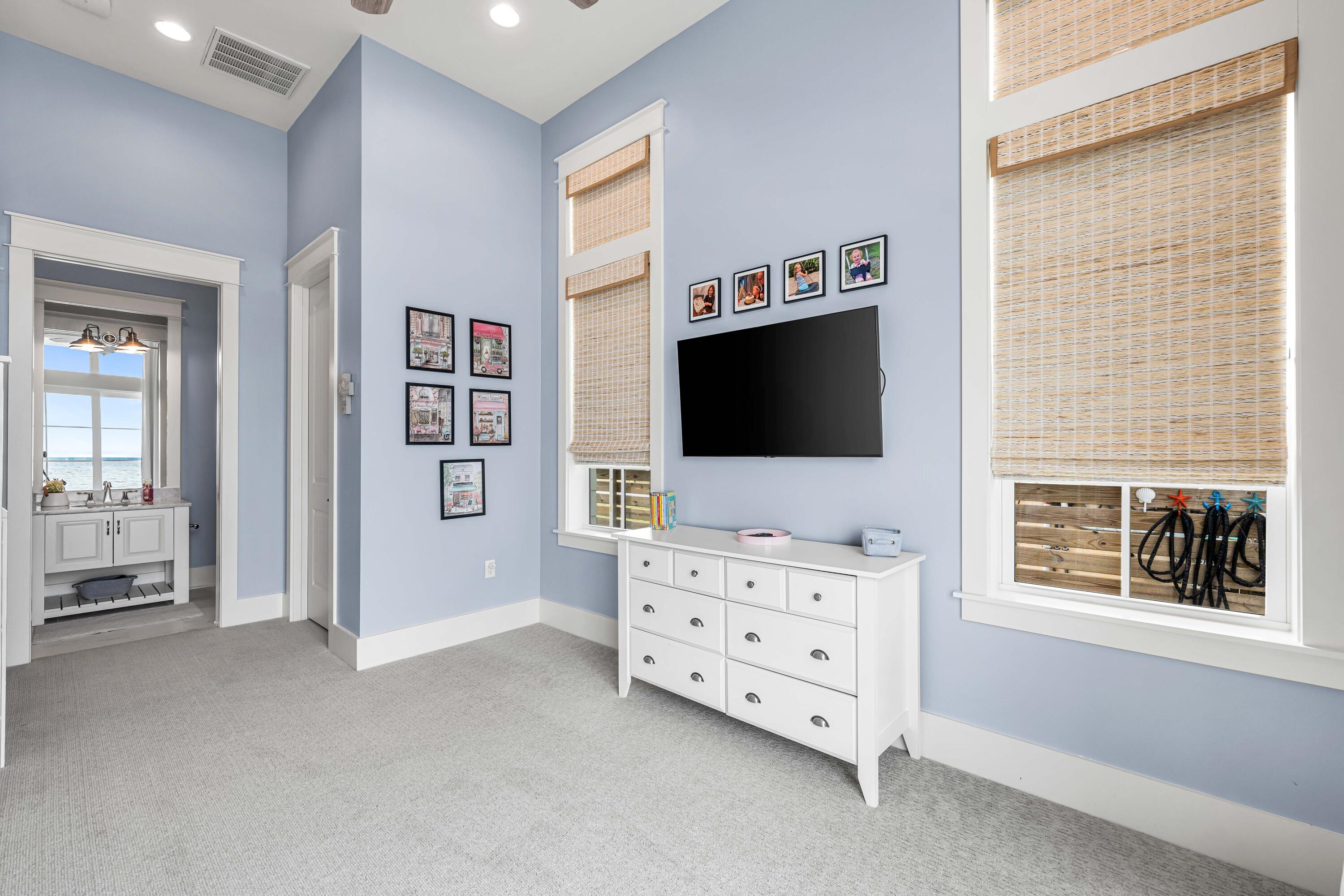 PELICAN BAY S/D - Residential