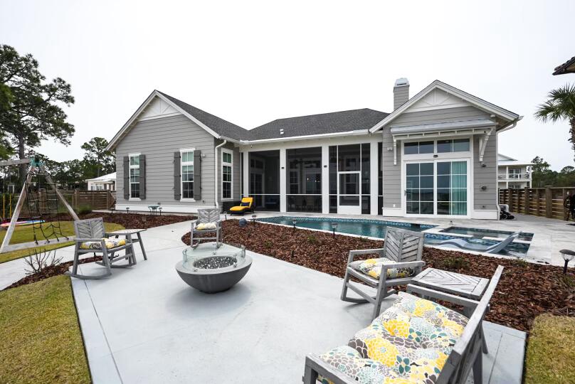 PELICAN BAY S/D - Residential
