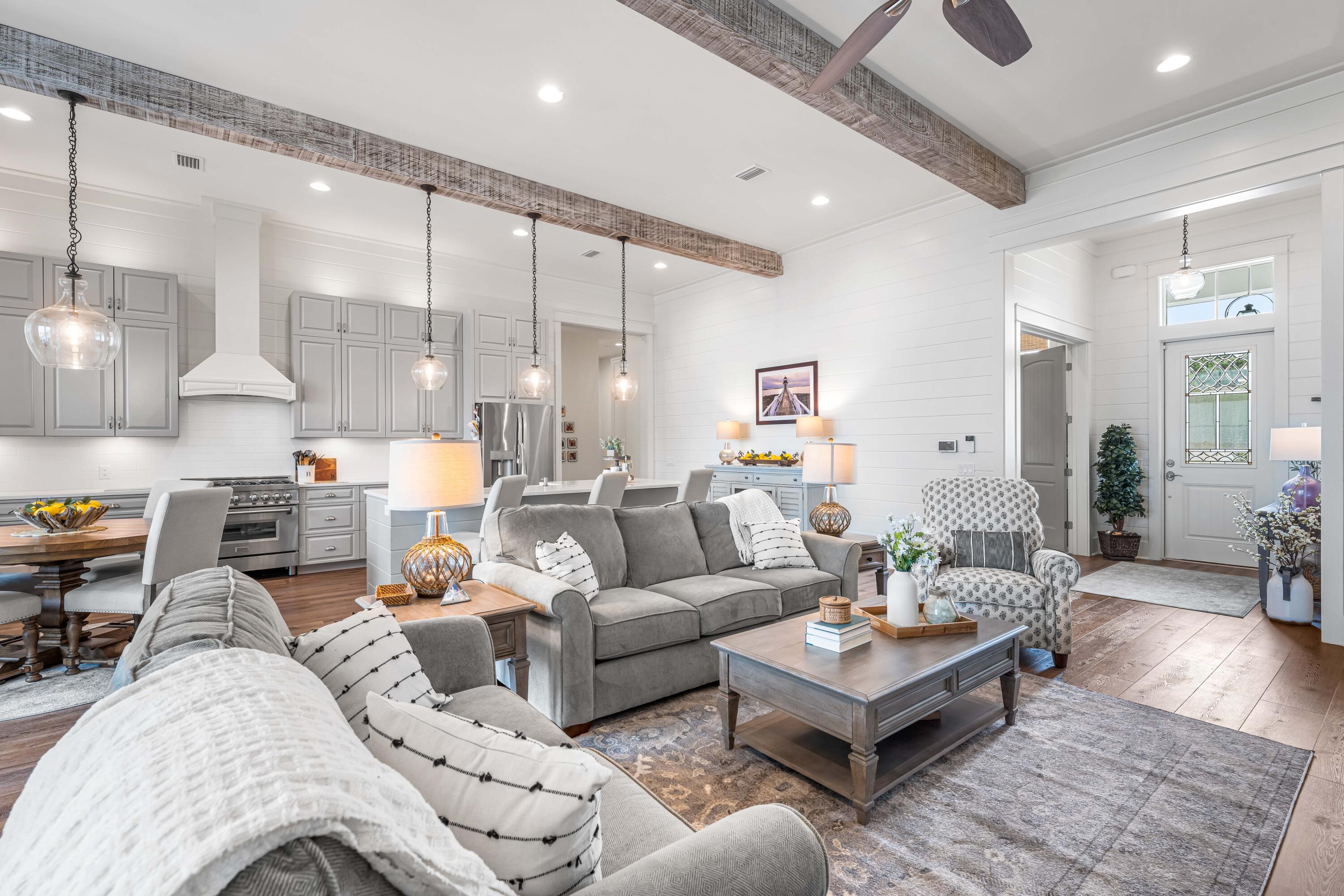 PELICAN BAY S/D - Residential
