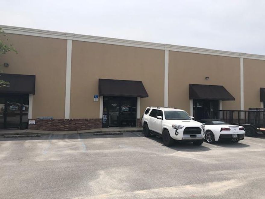 Commerce Lane is located in Walton County's Industrial Complex on Business HWY 331. The entire 1725 square feet of flex space is heated and cooled with a 14 foot roll up door and man door off the back easement / loading area, a 300 square feet of h/c office and bathroom space, and 1425 sqft of climate controlled warehouse space.