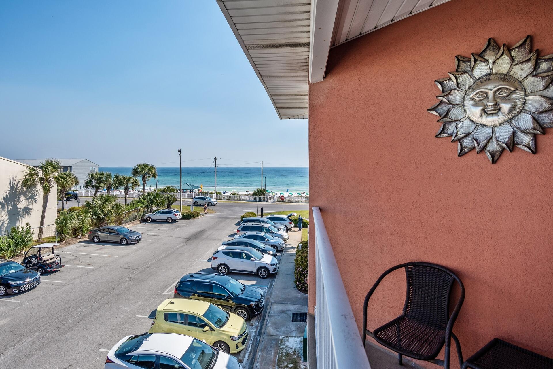 GULFVIEW 310 lives up to its name Top floor south eastern unit offers vaulted ceilings, sunsets and beach views, and a WASHER and DRYER for your convenience.Priced to sell, bring all offers.