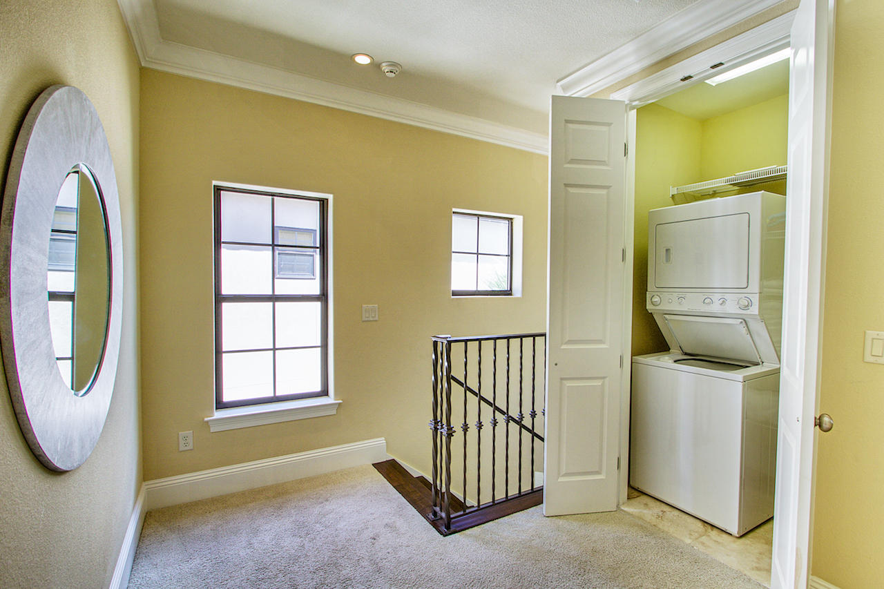 VILLA LAGO - Residential