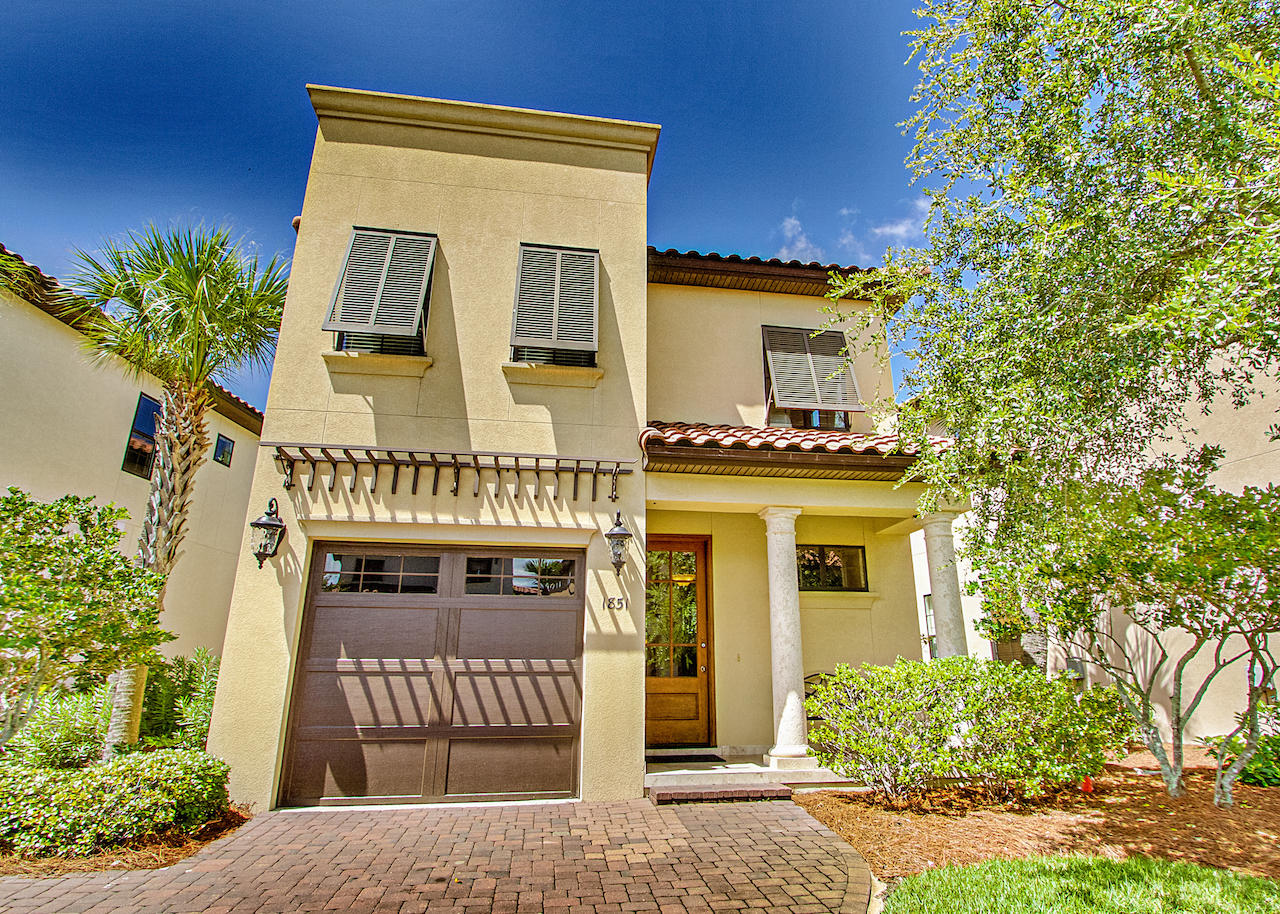 VILLA LAGO - Residential