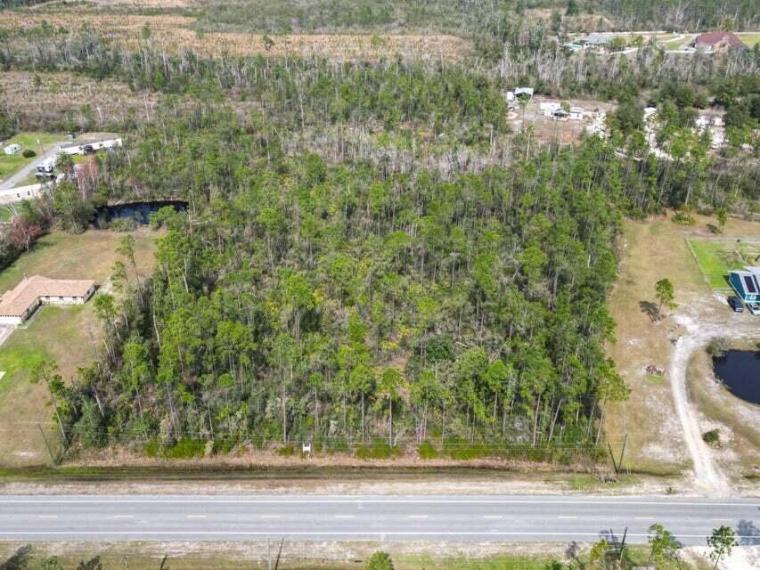 NO RECORDED SUBDIVISION - Land
