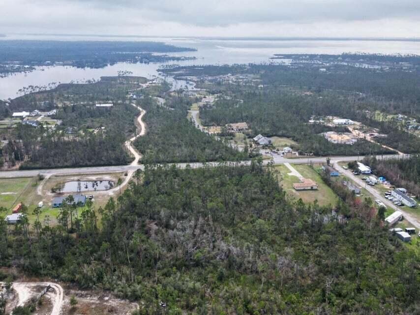 NO RECORDED SUBDIVISION - Land