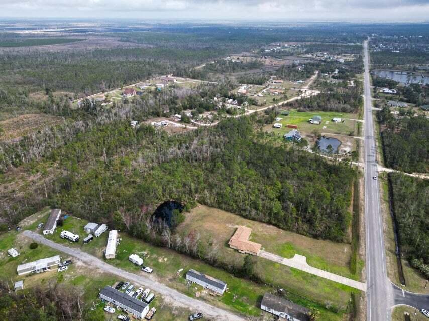 NO RECORDED SUBDIVISION - Land