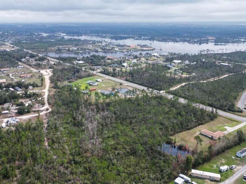 NO RECORDED SUBDIVISION - Land