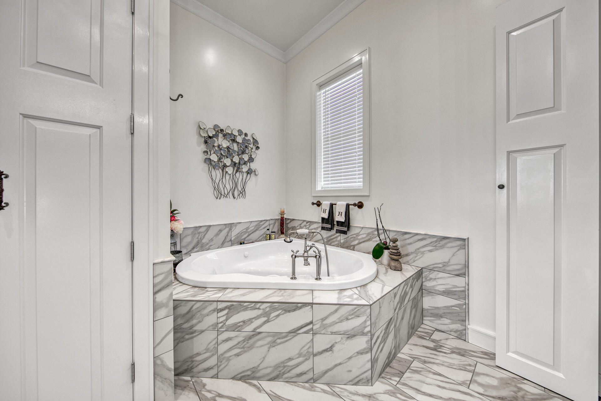 GULF SHORE MANOR - Residential