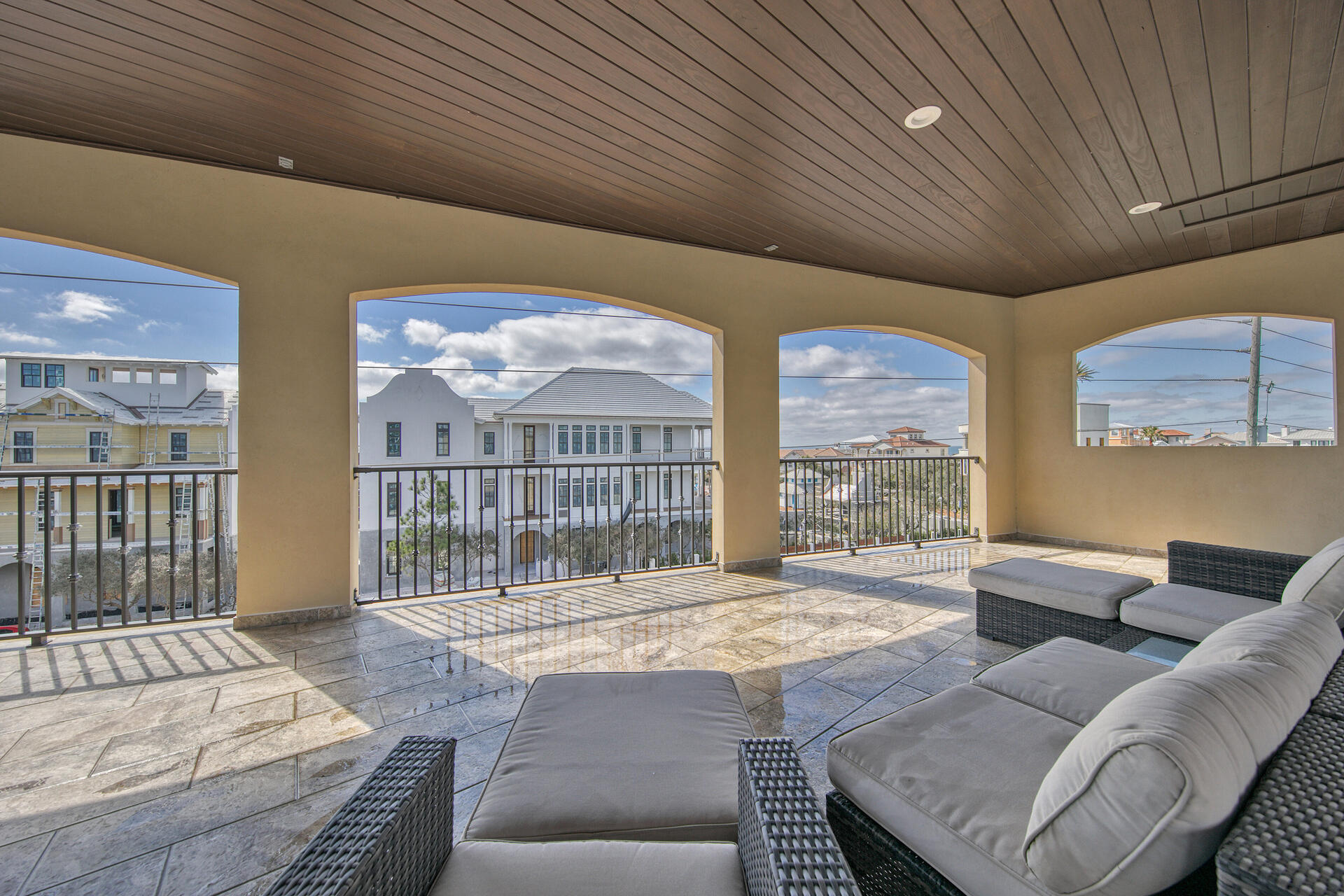 GULF SHORE MANOR - Residential