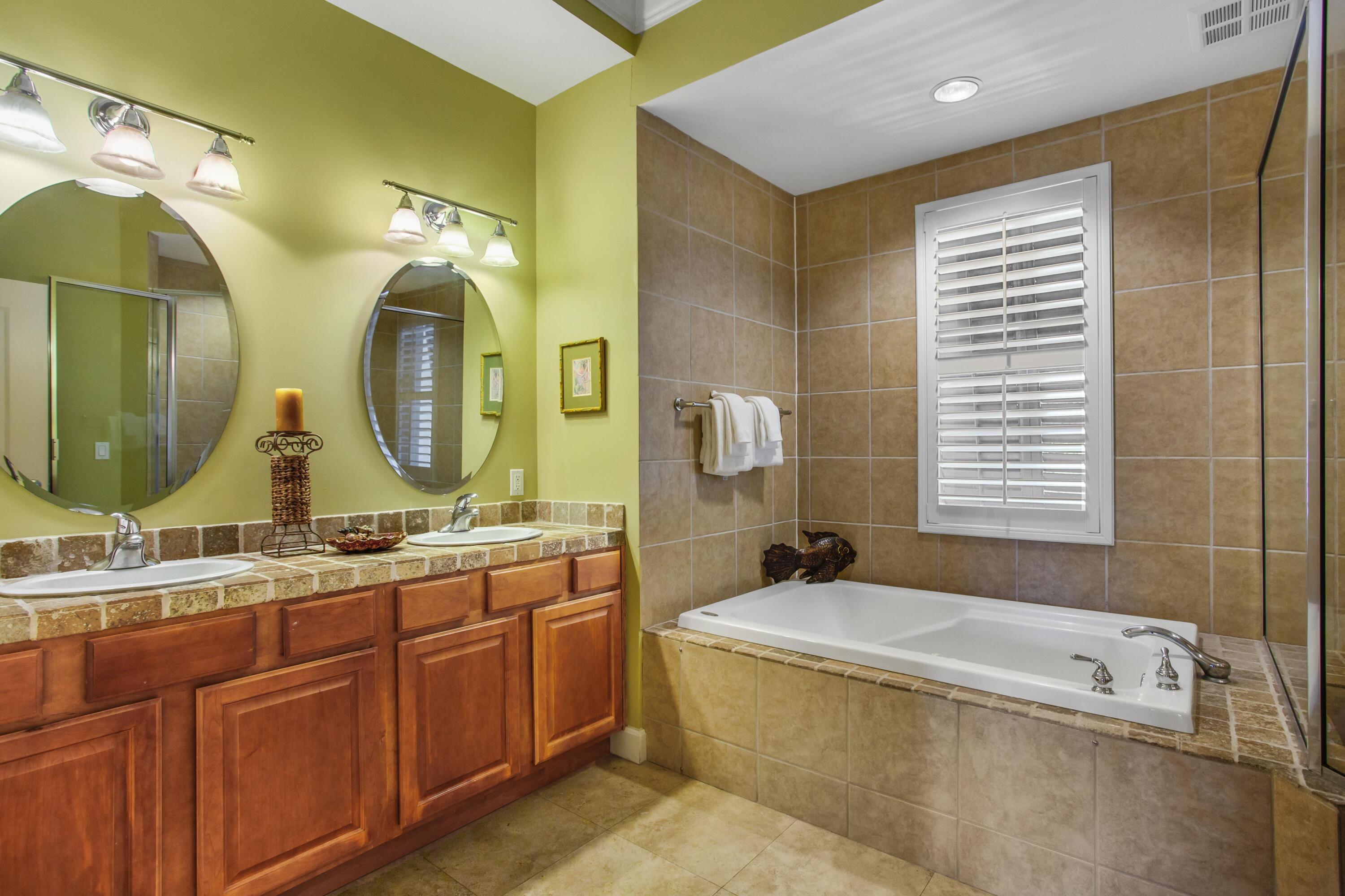 PINE RIDGE VILLAS - Residential