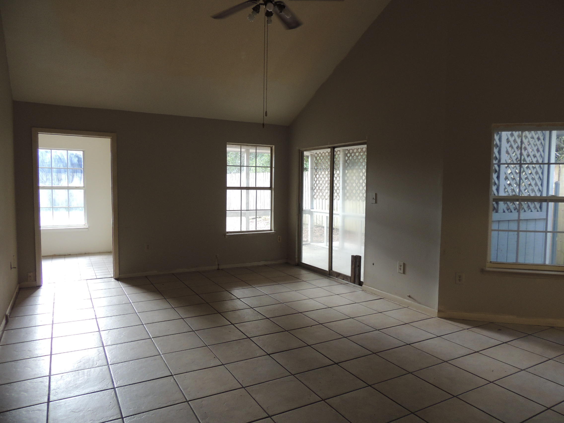 CANTERBURY WOODS - Residential