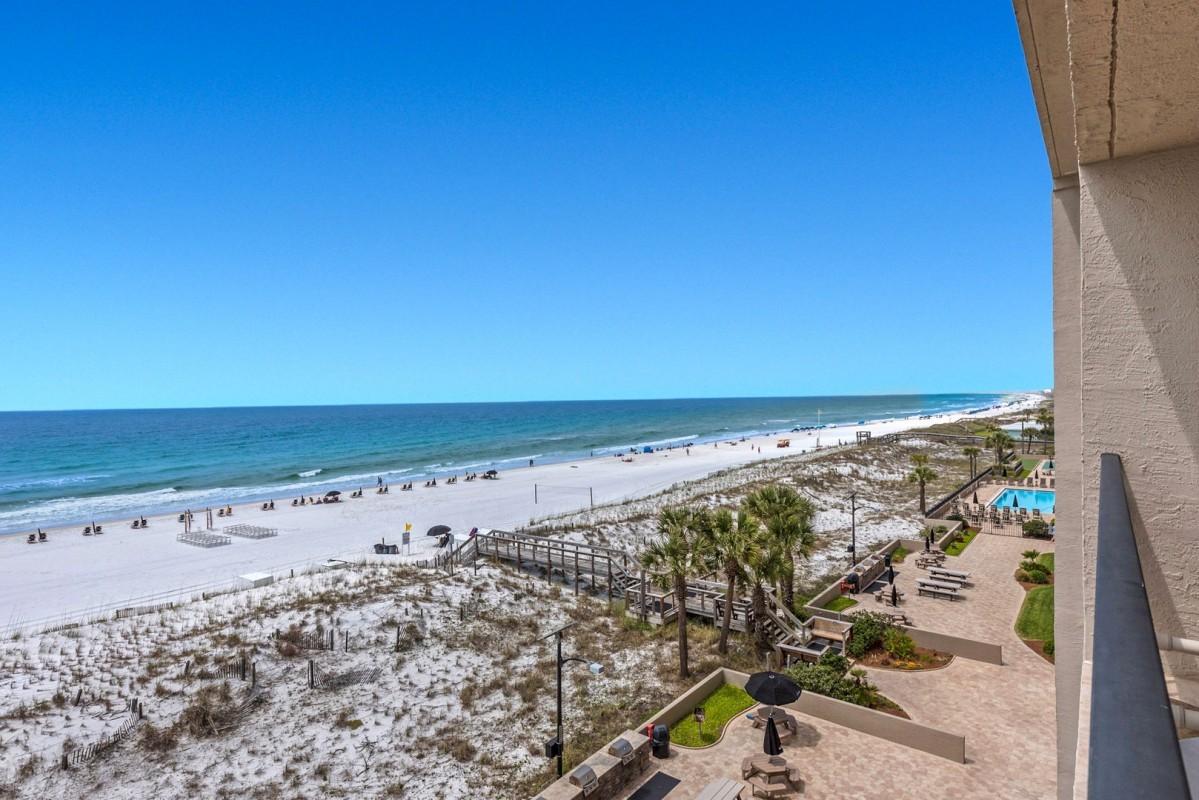 BREAKERS OF FWB - Residential