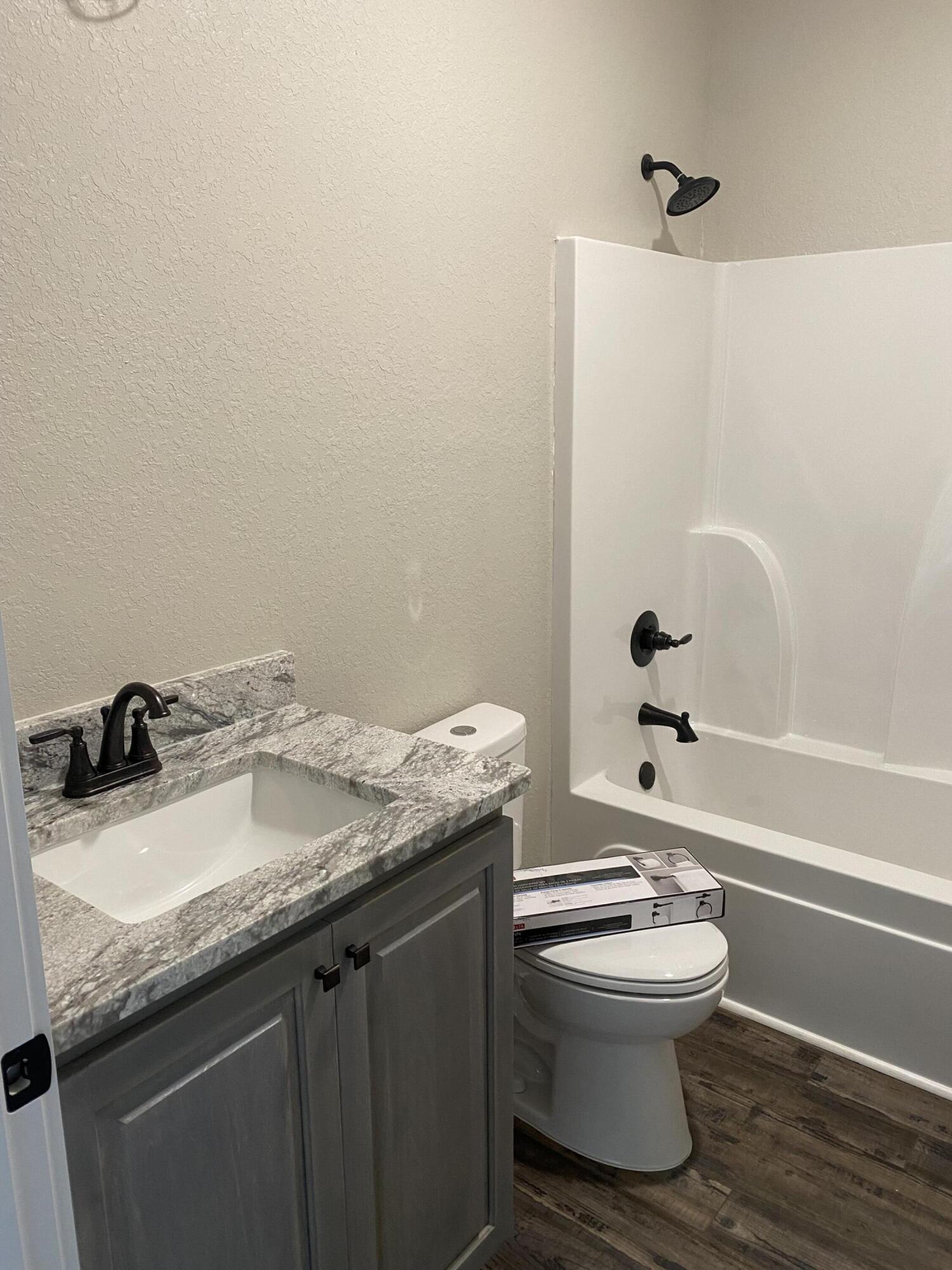 HUNTERS CREEK - Residential