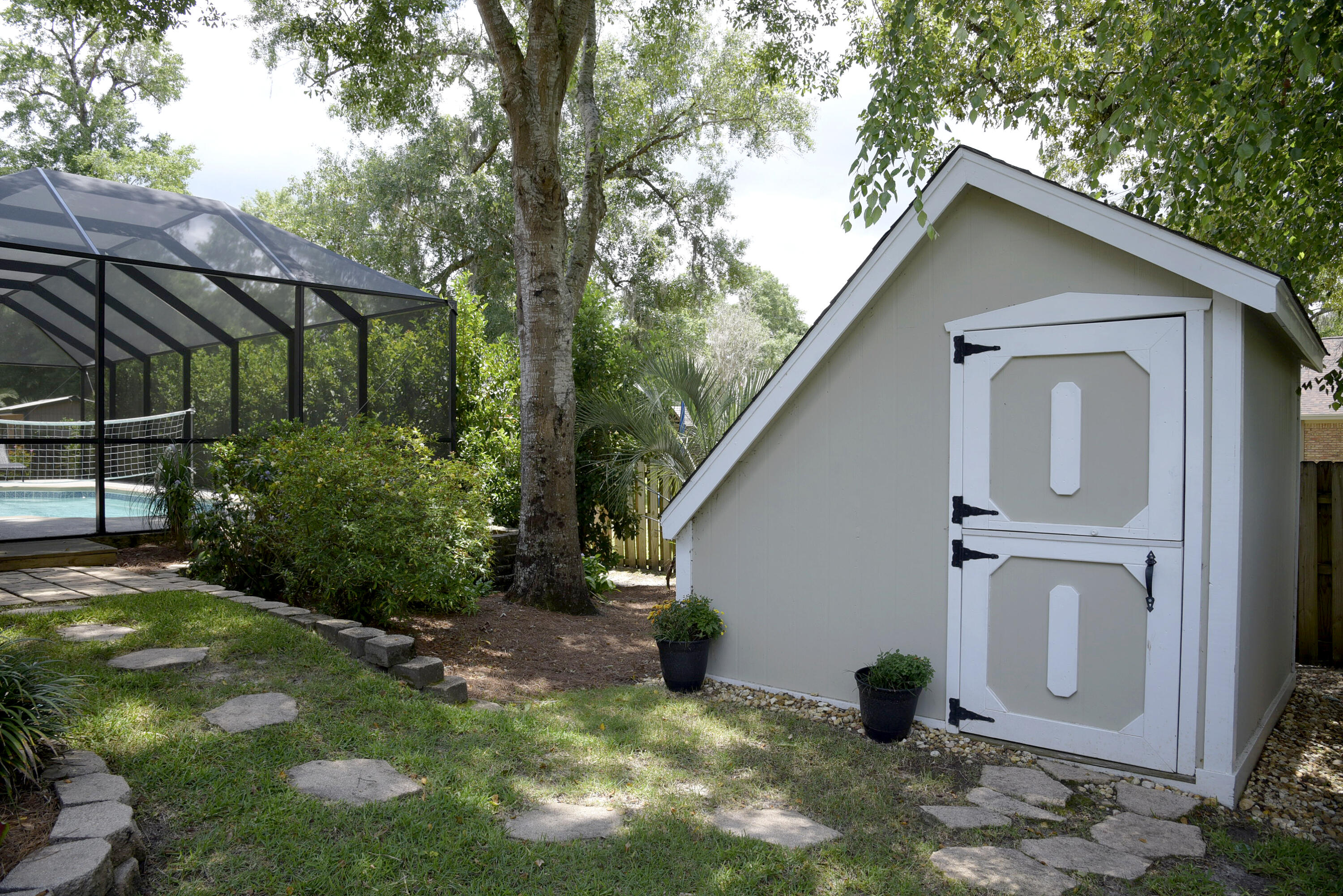 JUNIPER CREEK ESTATES - Residential Lease