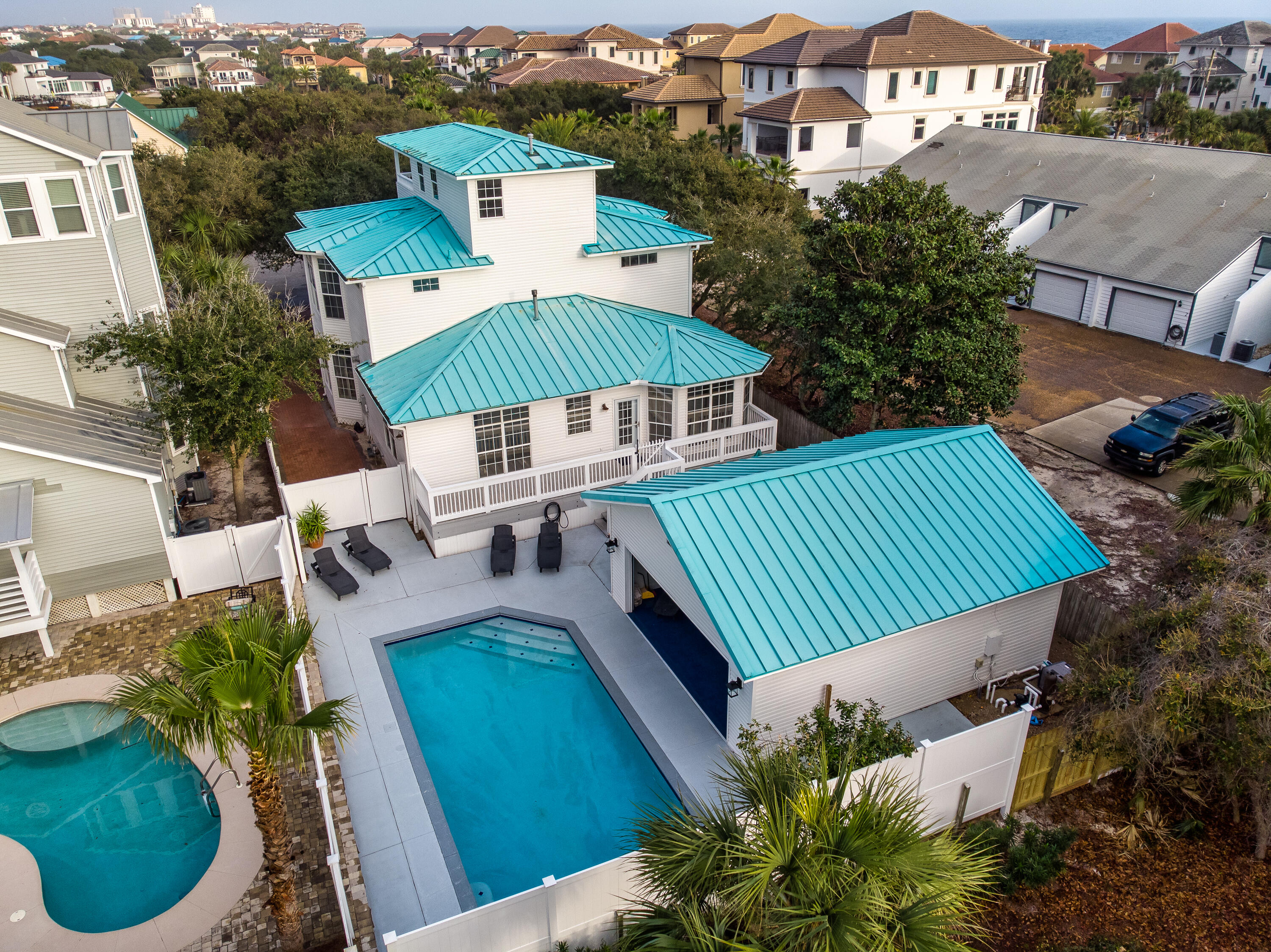 KOKOMO KOVE - Residential