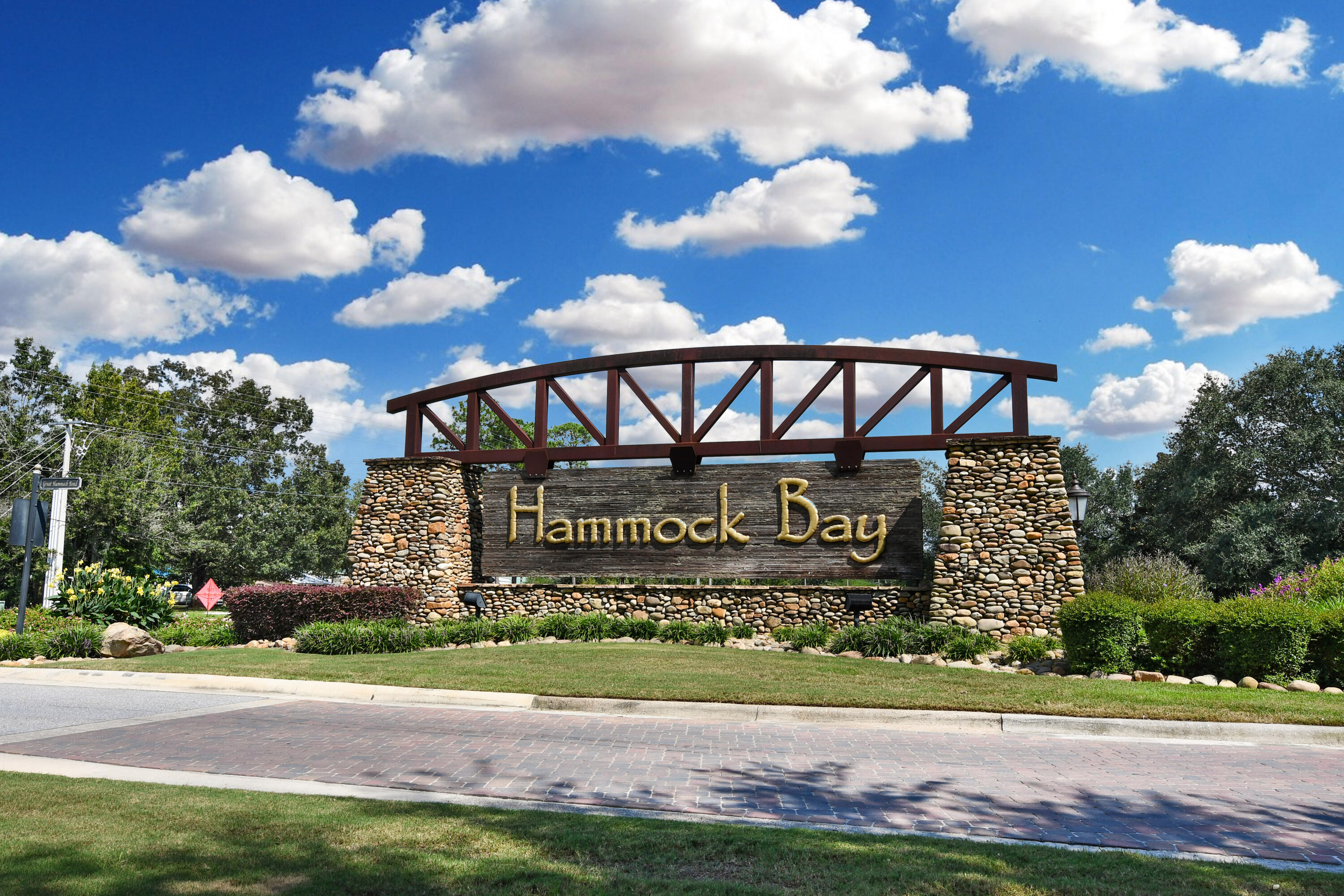 HAMMOCK BAY SEASONS - Residential