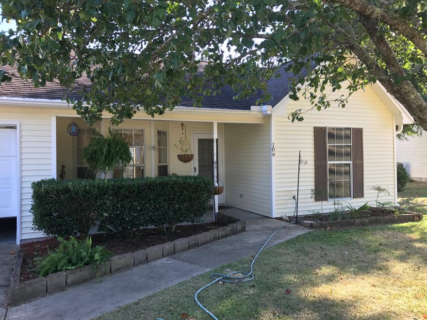 Lovely 3bed/2bath family home that's been recently updated with beautifully landscaped and manicured yard. Great location. This home is a must see! Schedule a showing today!