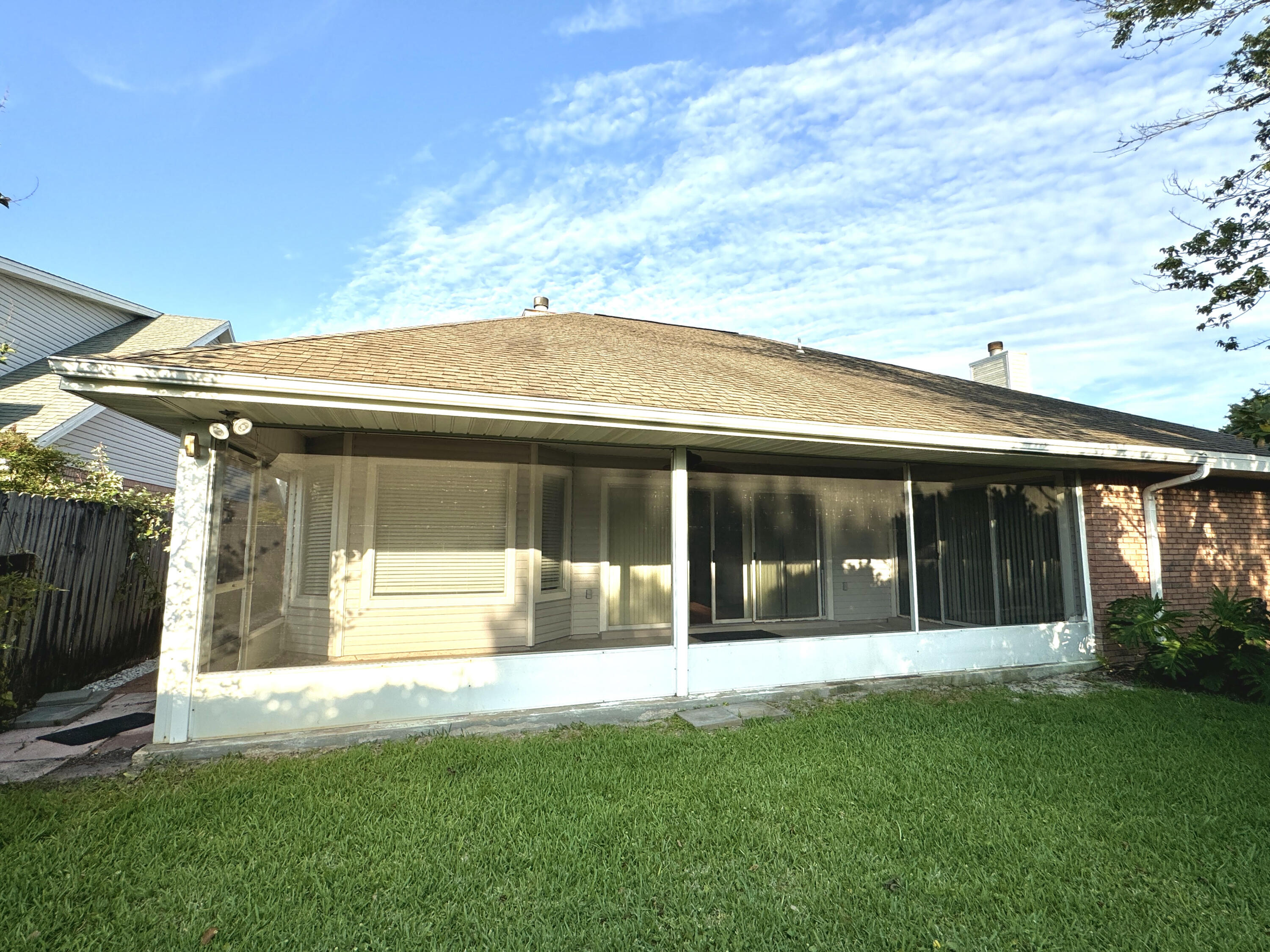 HARBOR BREEZE - Residential Lease