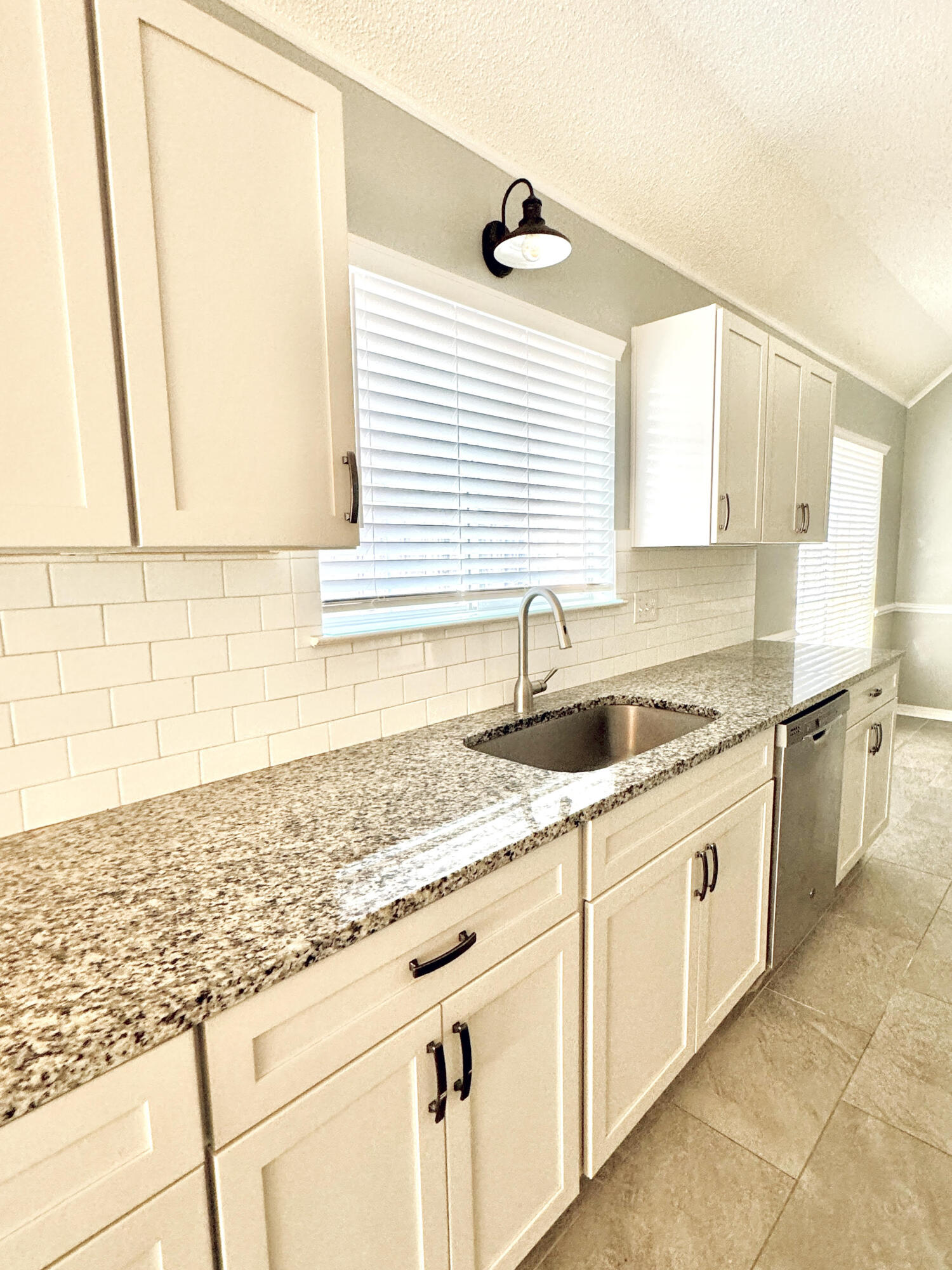 HARBOR BREEZE - Residential Lease