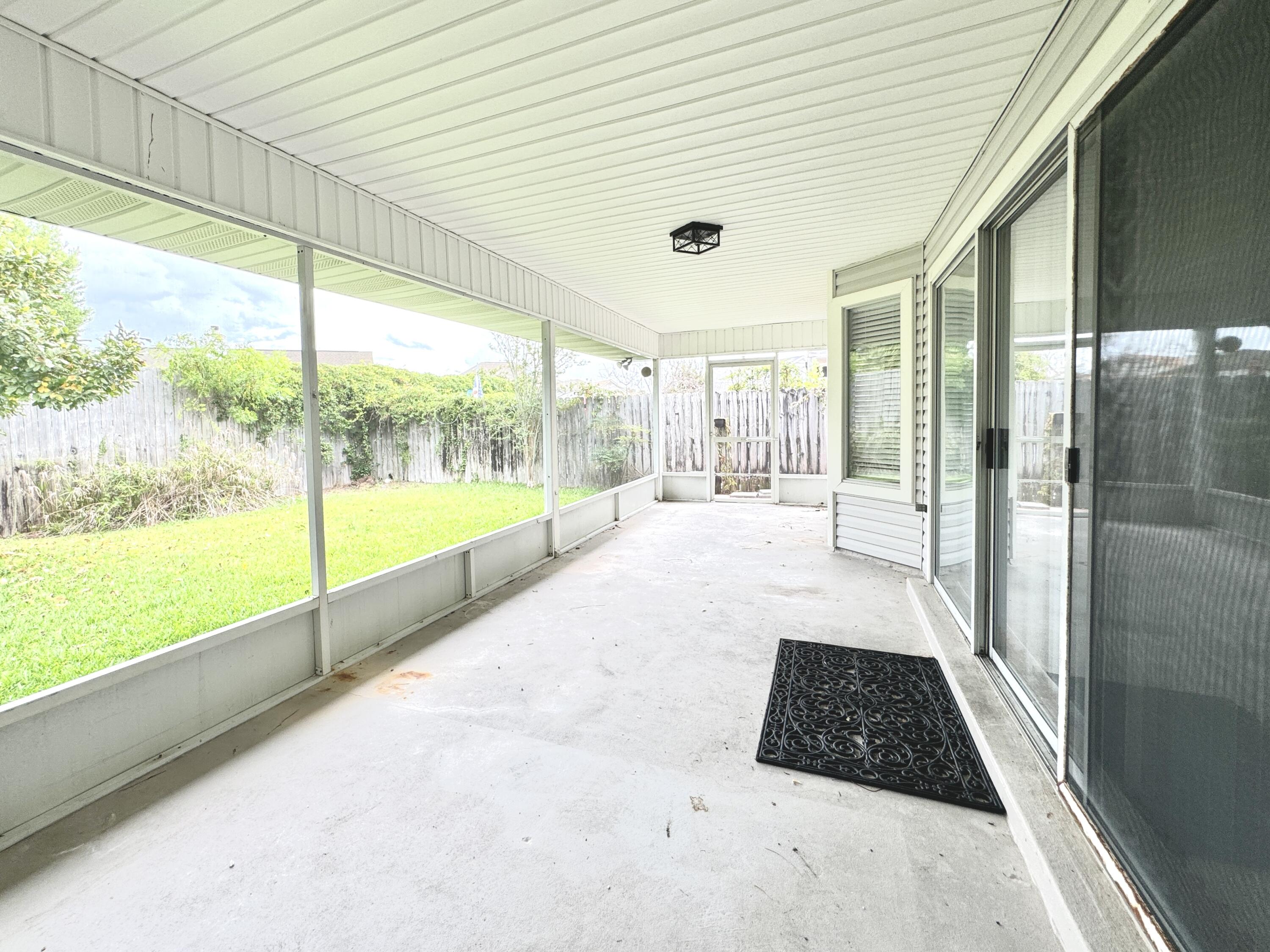 HARBOR BREEZE - Residential Lease