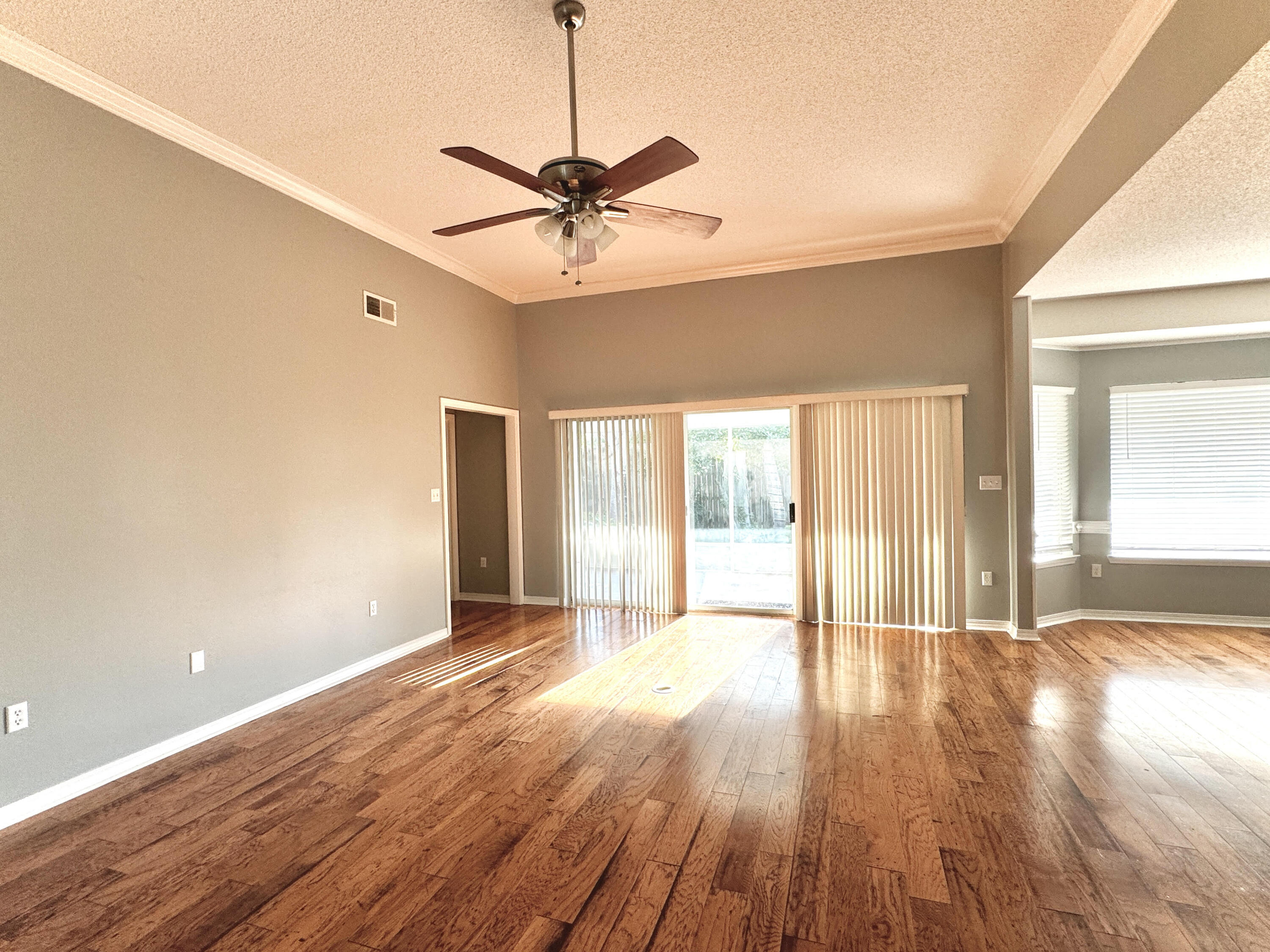 HARBOR BREEZE - Residential Lease