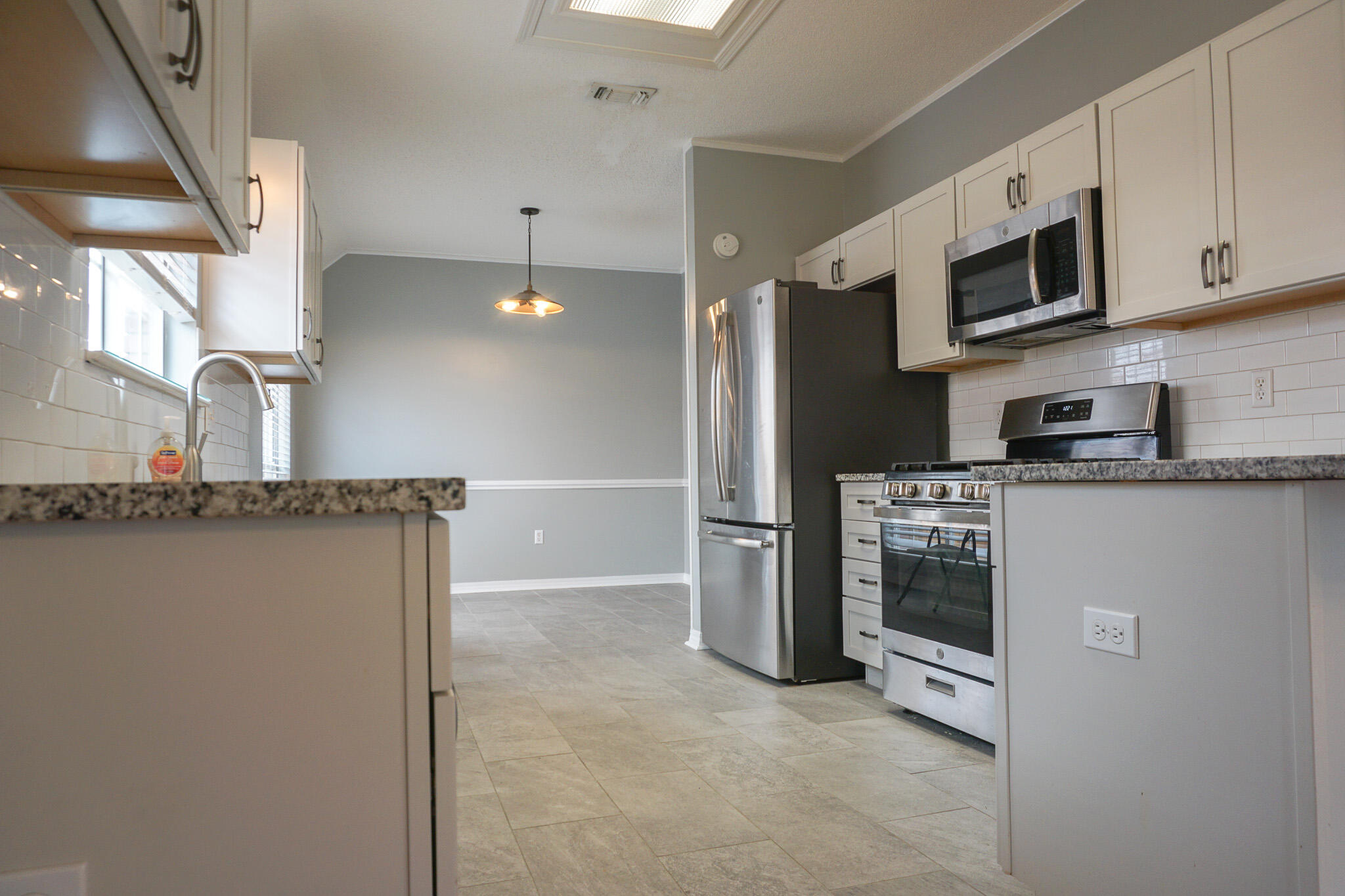 HARBOR BREEZE - Residential Lease