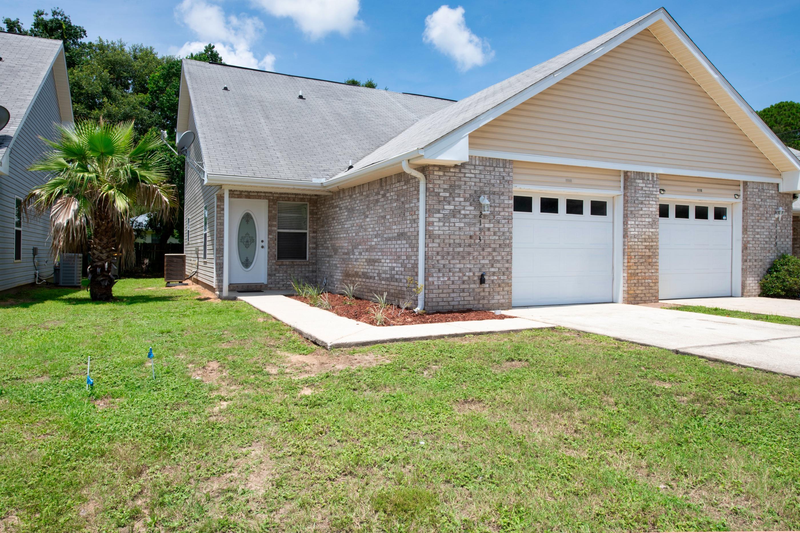 TOTAL RENO! This townhome, conveniently located in East Navarre, has undergone a major face lift! All new paint throughout, new laminate flooring downstairs and new carpet upstairs. New countertops throughout, some landscaping and a cleaning inside and out! MOVE IN READY! As you enter you will be greeted by tall ceilings and an open inviting main living/dining/kitchen area. Kitchen features plenty of counter space, a pantry and a breakfast bar. The master bedroom is downstairs as well along with one bathroom. Upstairs you will find the two additional bedrooms and bathroom. This unit also has a great sized backyard as well as a single car garage and driveway space for 2! Schedule your showing today!