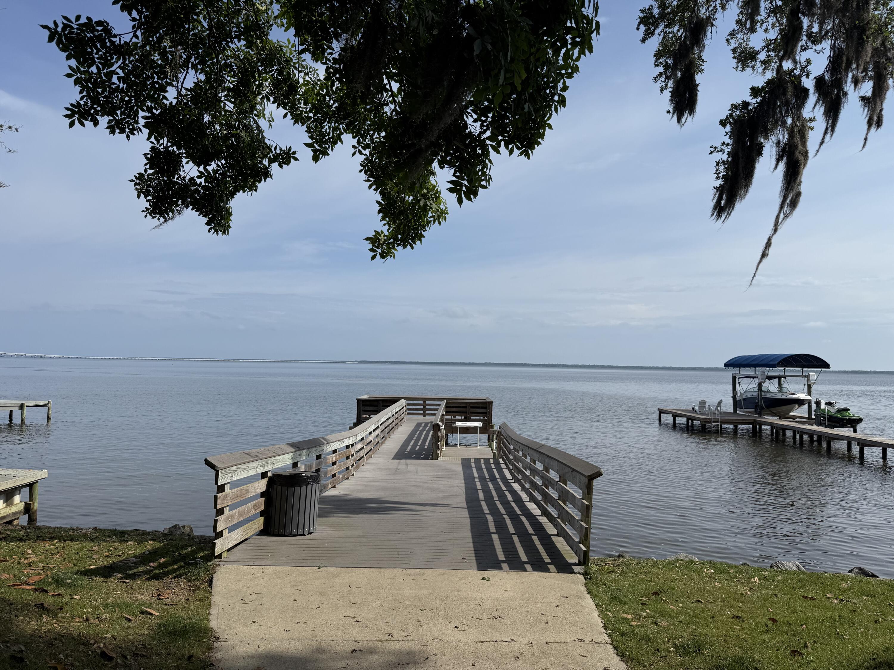 MAGNOLIA BEACH - Land