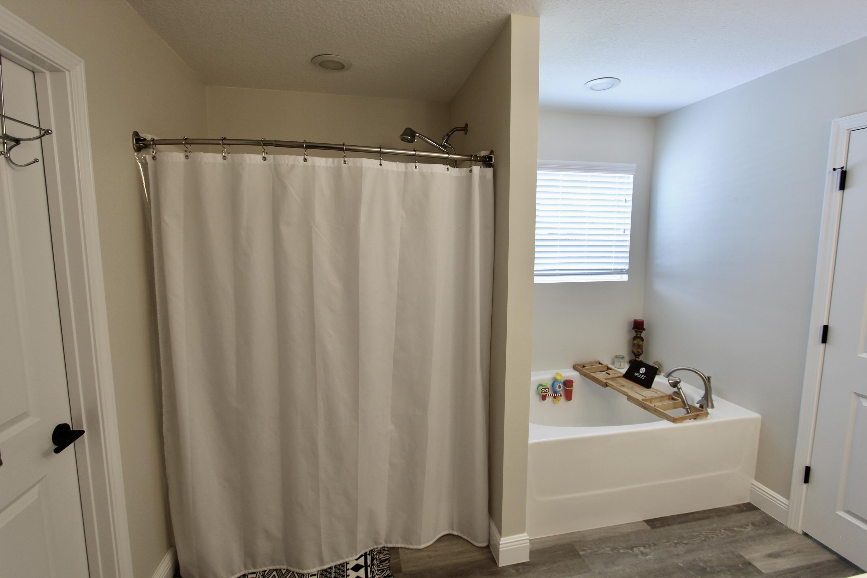 LAKE ARTHUR ESTATES - Residential