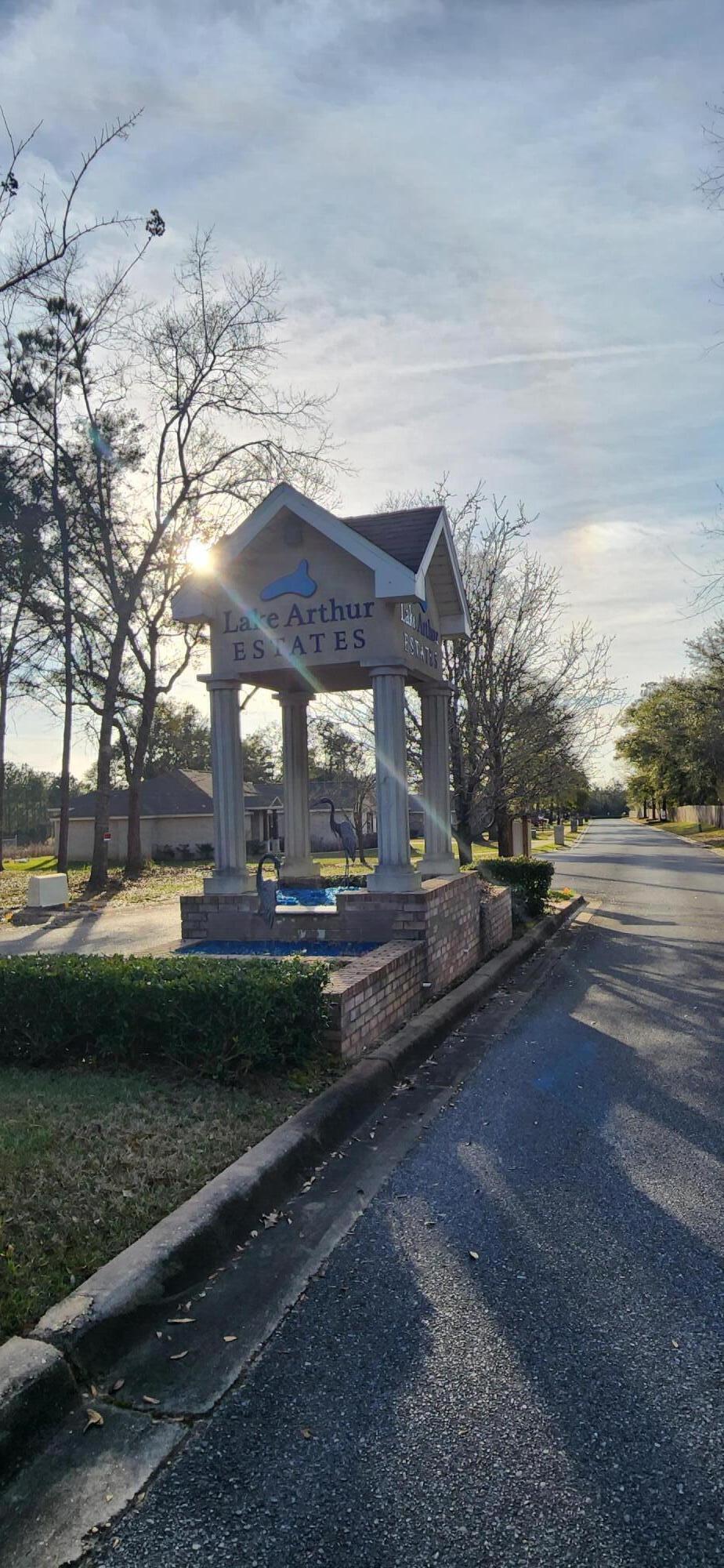 LAKE ARTHUR ESTATES - Land