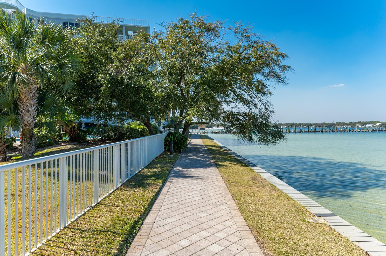 DESTIN WEST BEACH & BAY RESORT-GULFSIDE - Residential