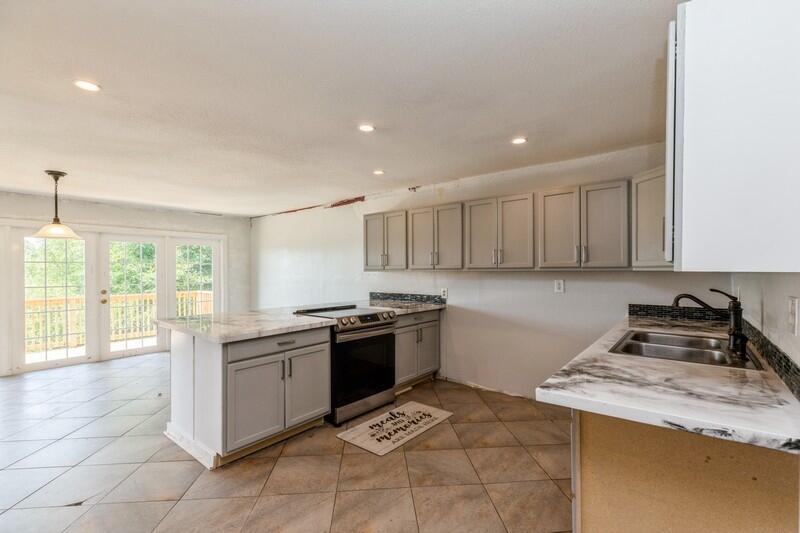 NO RECORDED SUBDIVISION - Residential