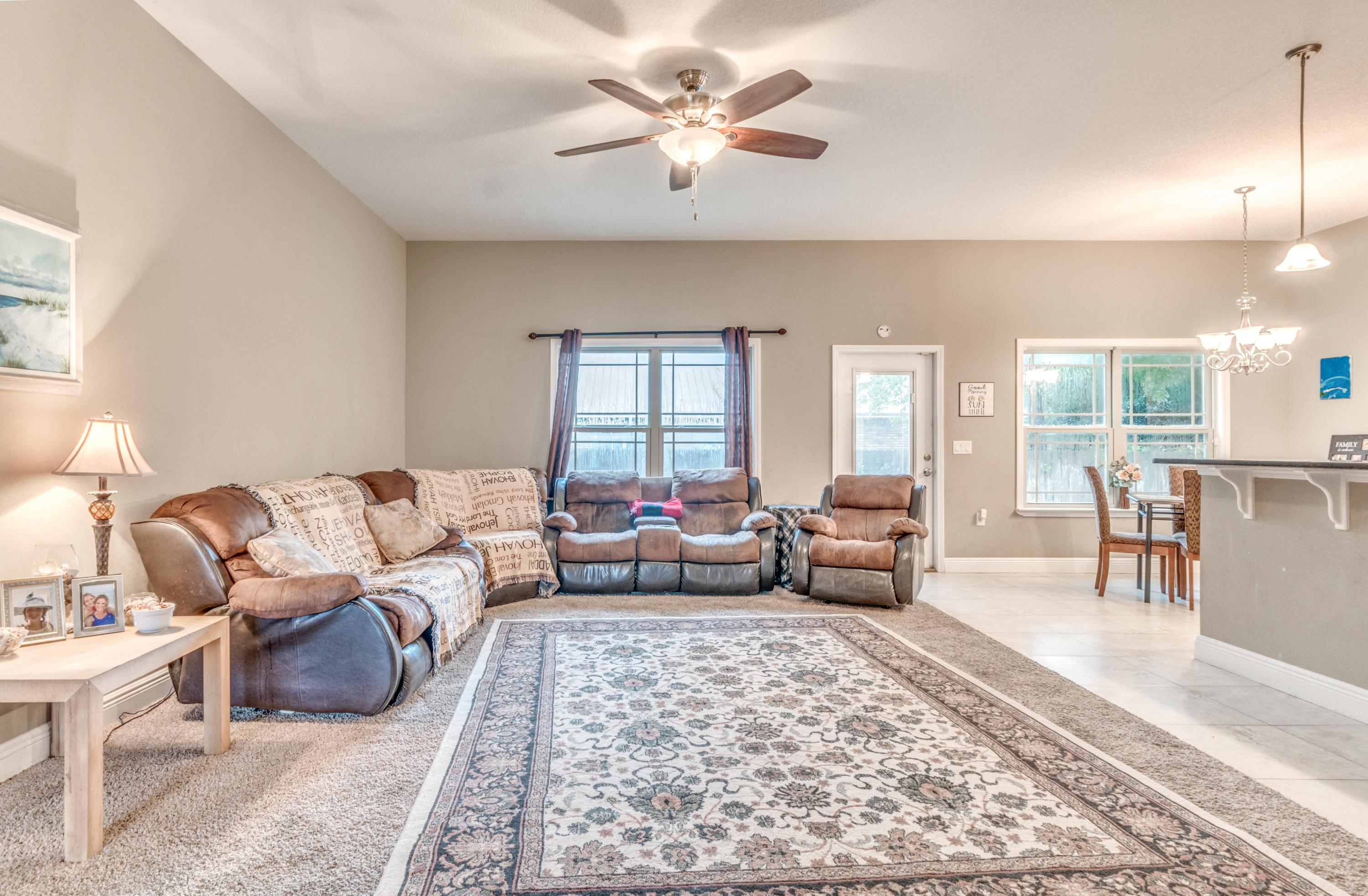 CASA LOMA S/D 1ST ADDN - Residential