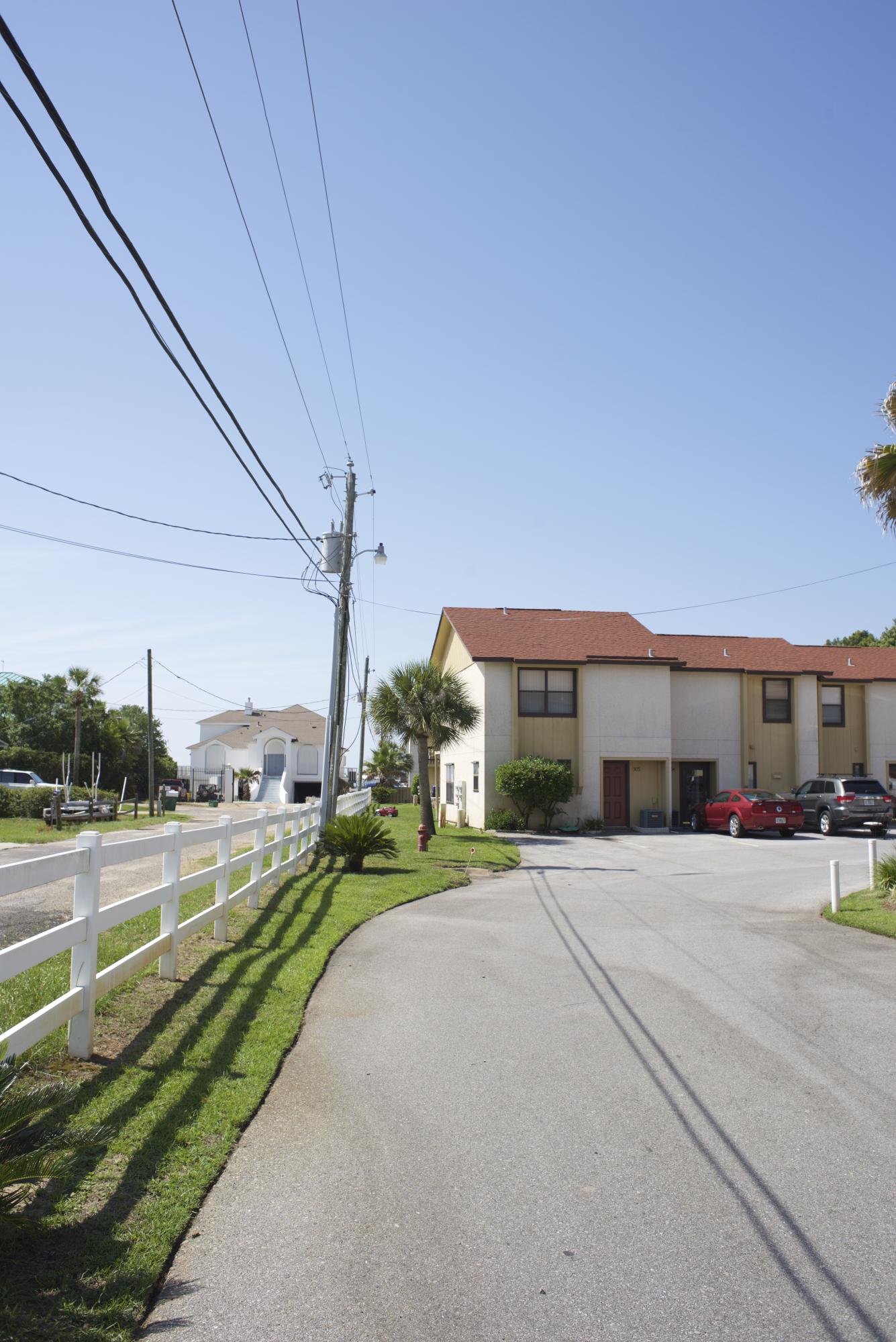 LA MAR WEST T/H PH II UNIT 303 - Residential