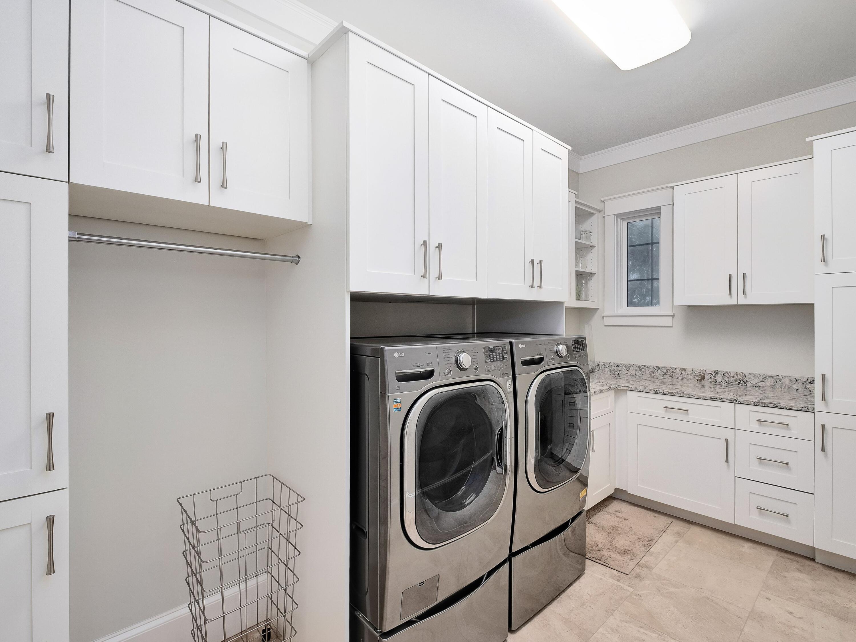 RETREAT THE - Residential