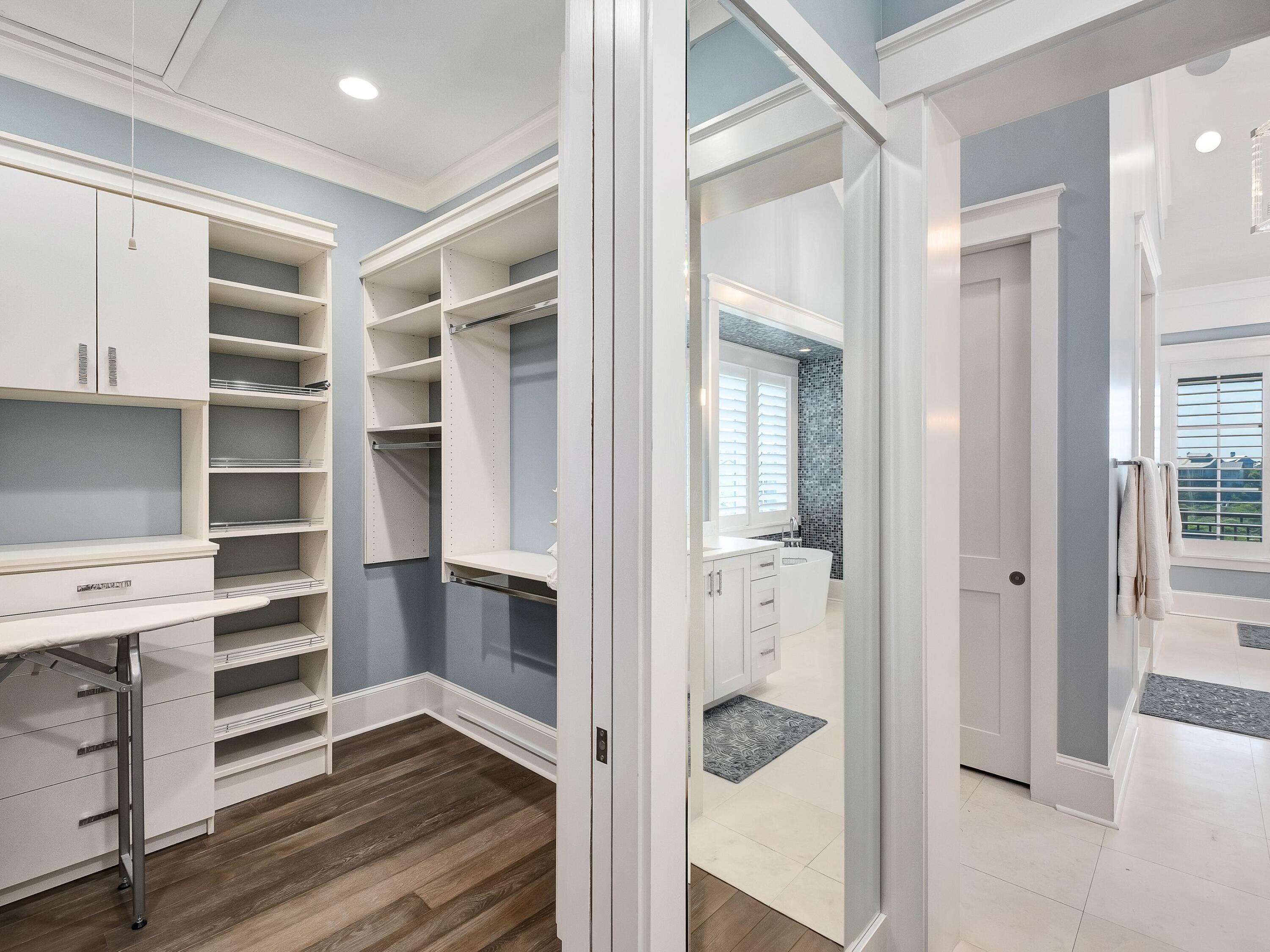 RETREAT THE - Residential