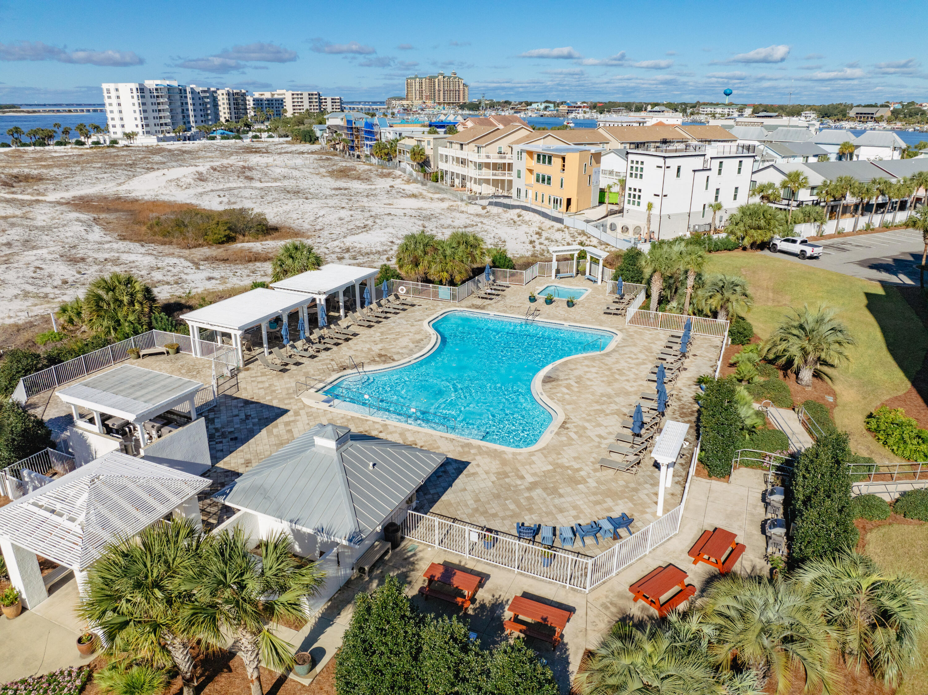 DESTIN POINTE - Residential