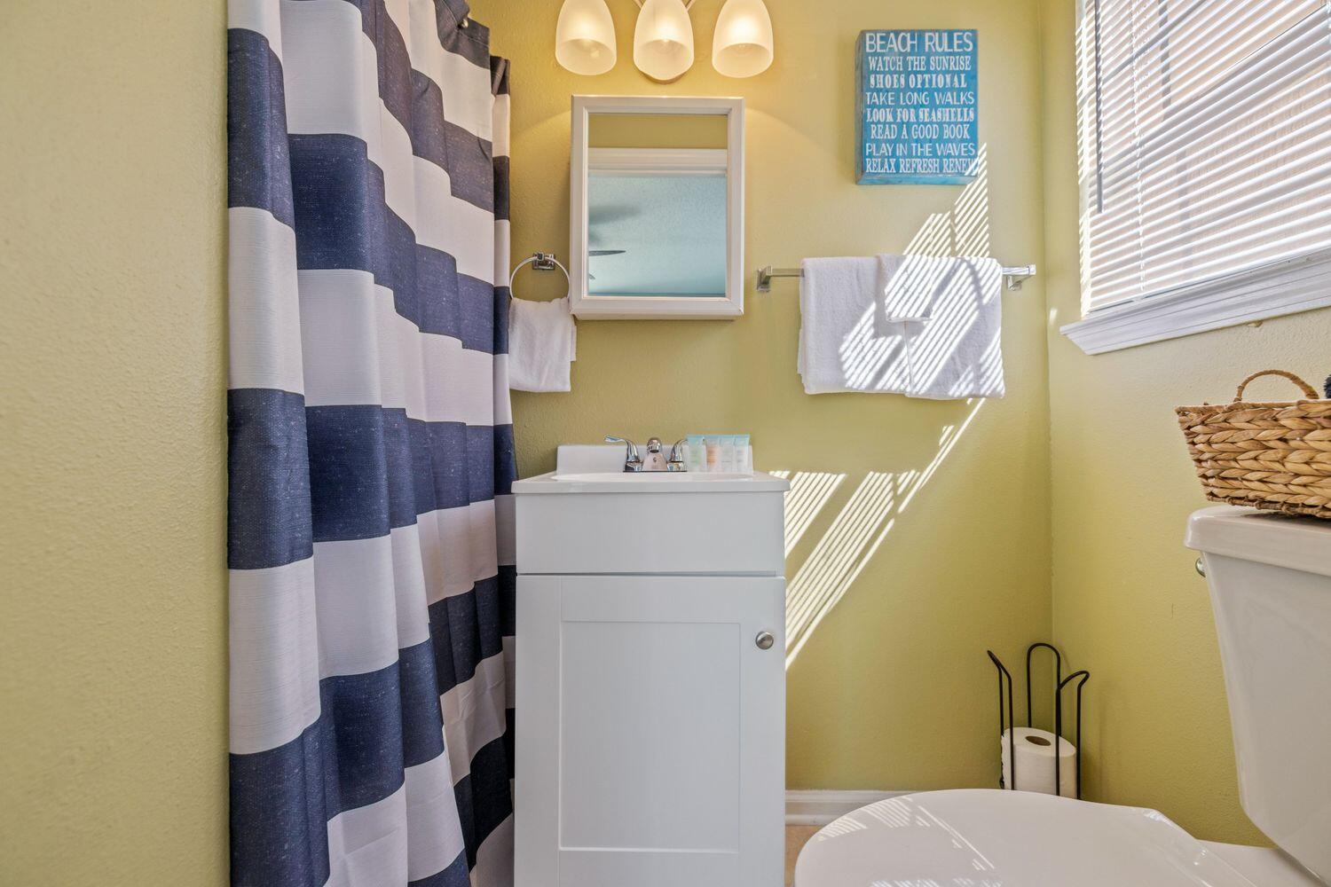 HOLIDAY BEACH UNIT 16 - Residential