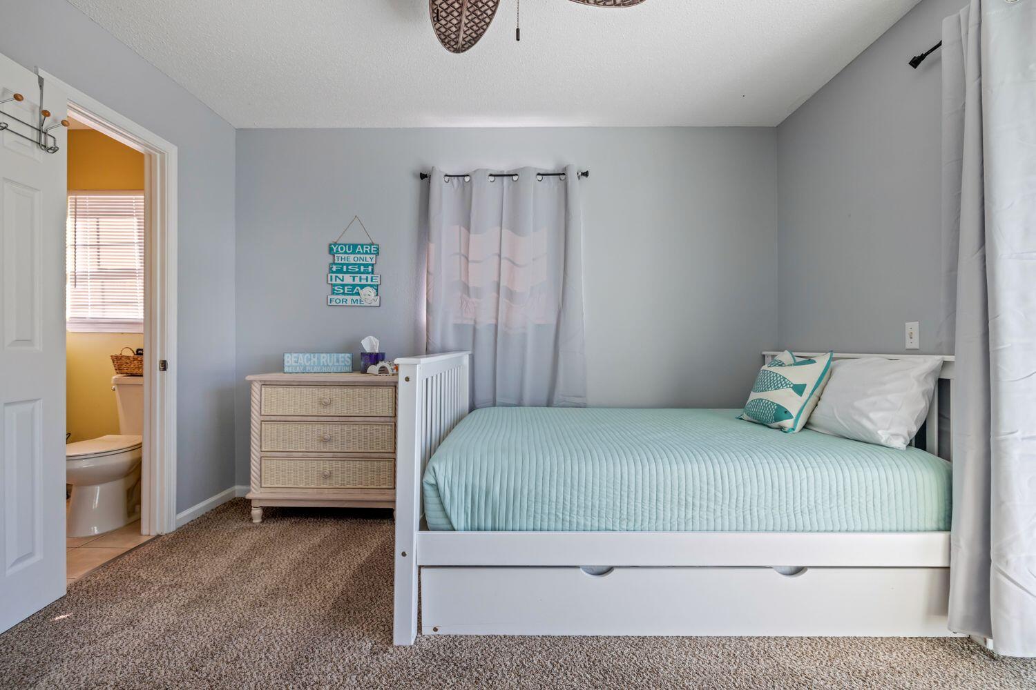 HOLIDAY BEACH UNIT 16 - Residential