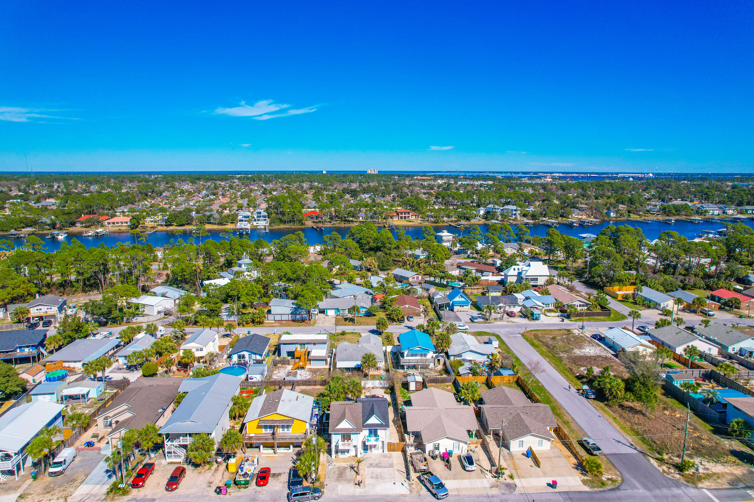 HOLIDAY BEACH UNIT 16 - Residential