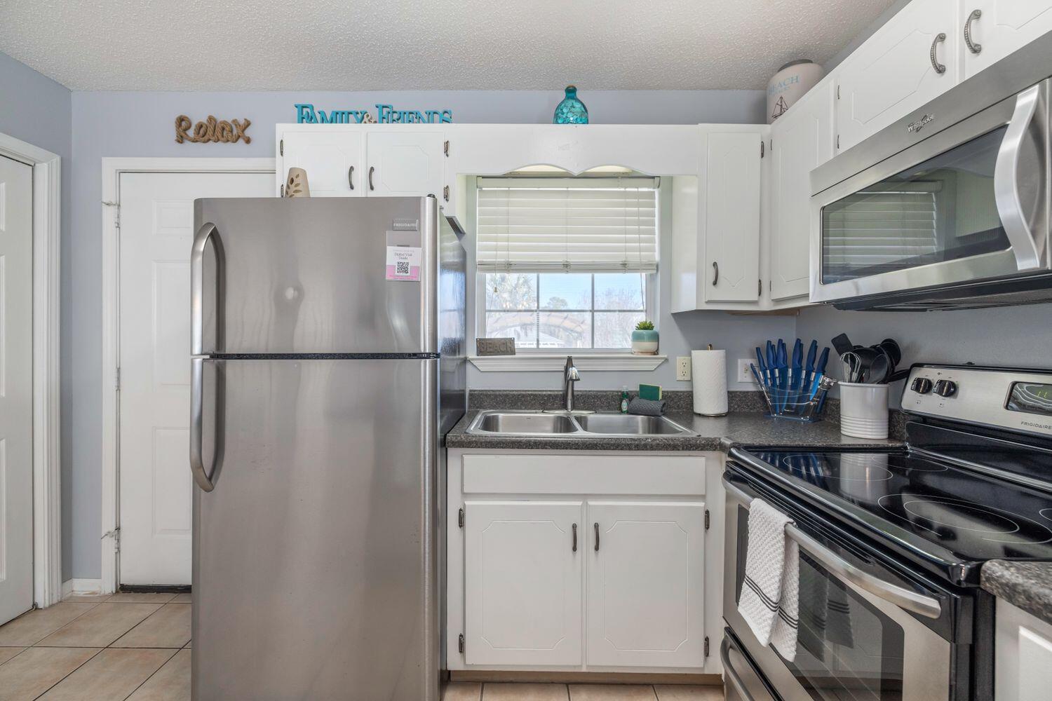 HOLIDAY BEACH UNIT 16 - Residential