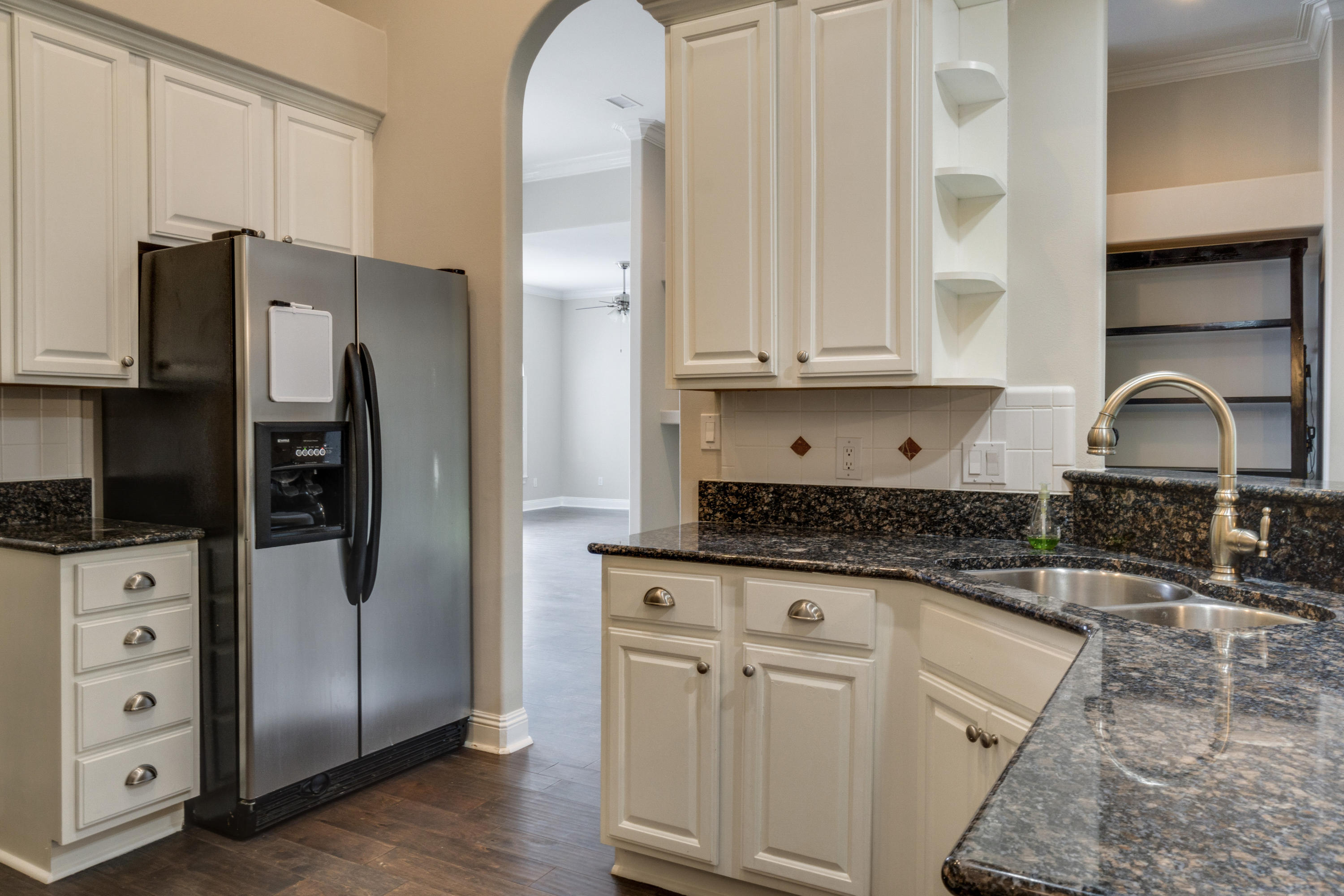 EMERALD LAKES - Residential