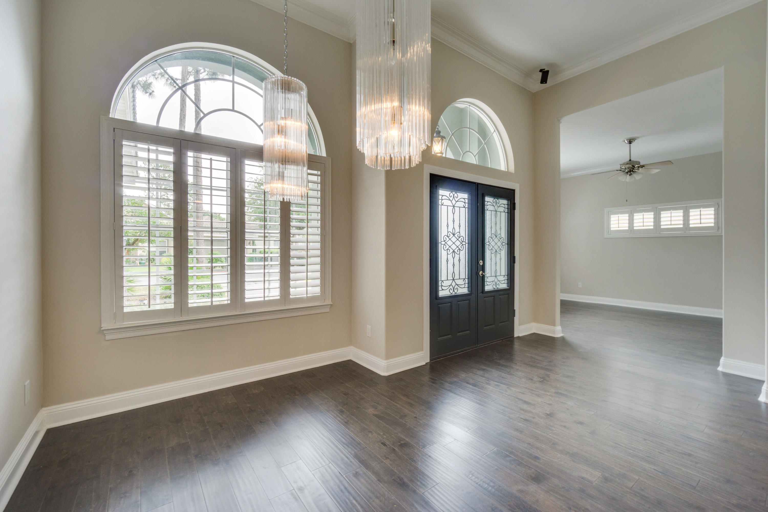 EMERALD LAKES - Residential