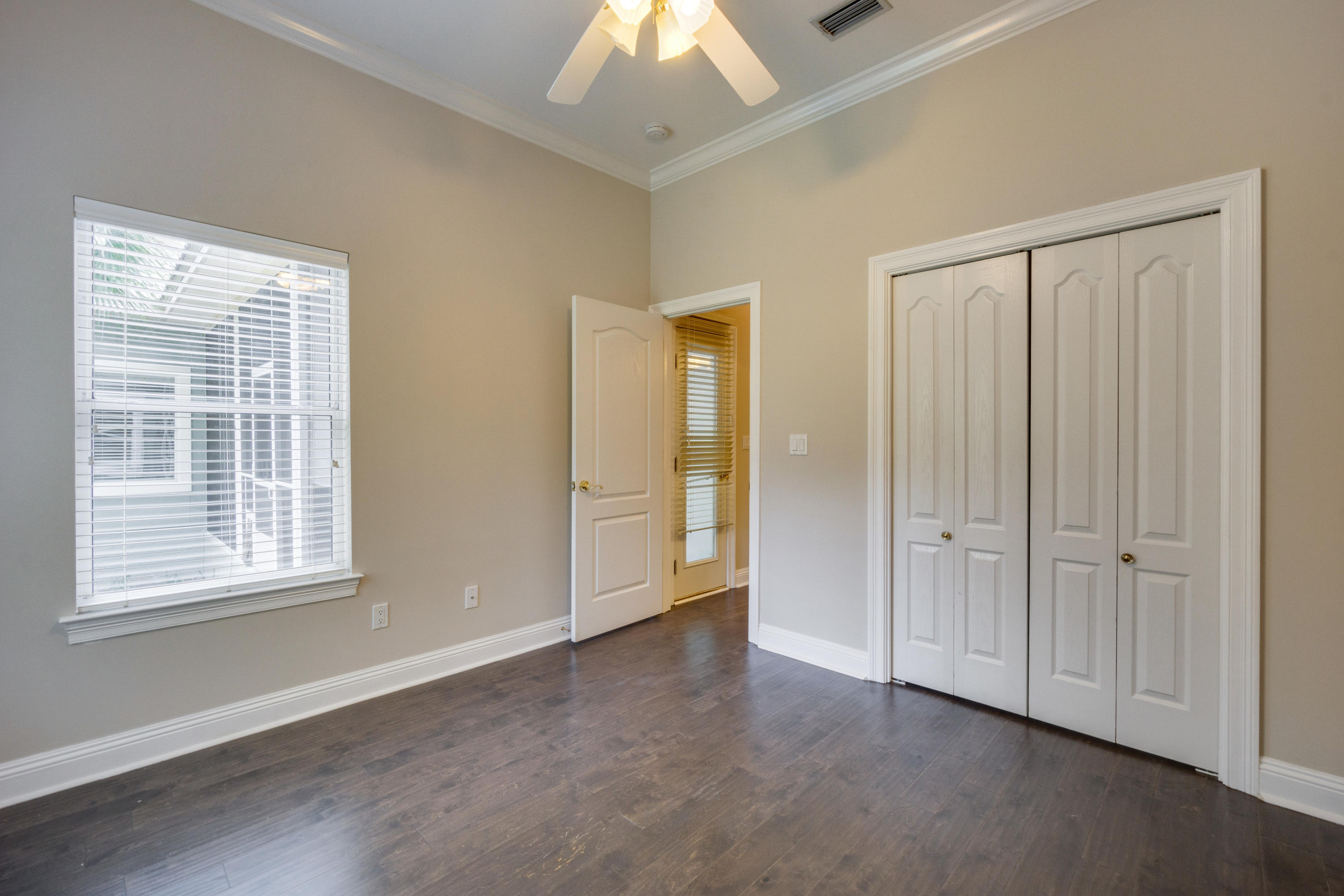 EMERALD LAKES - Residential