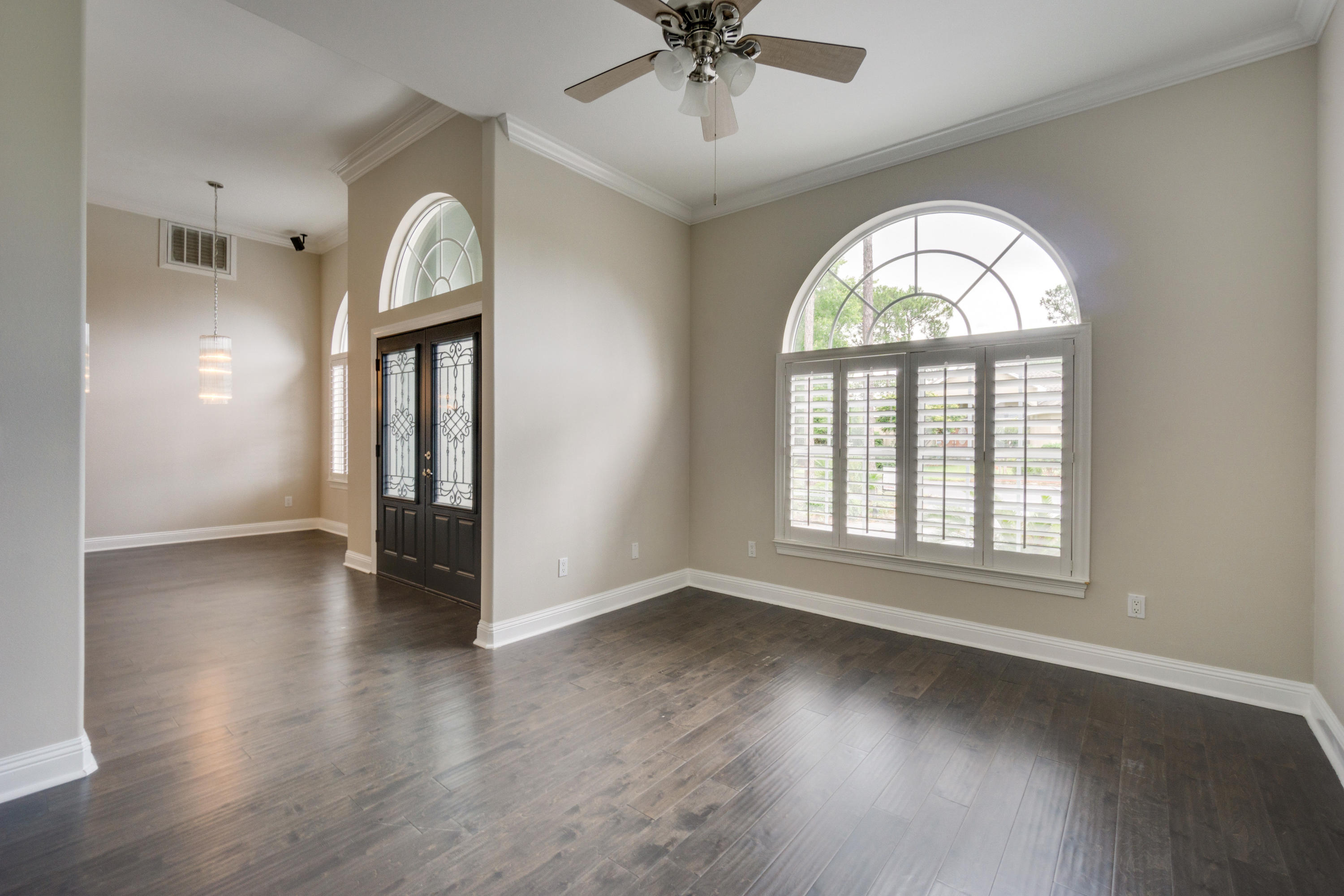 EMERALD LAKES - Residential