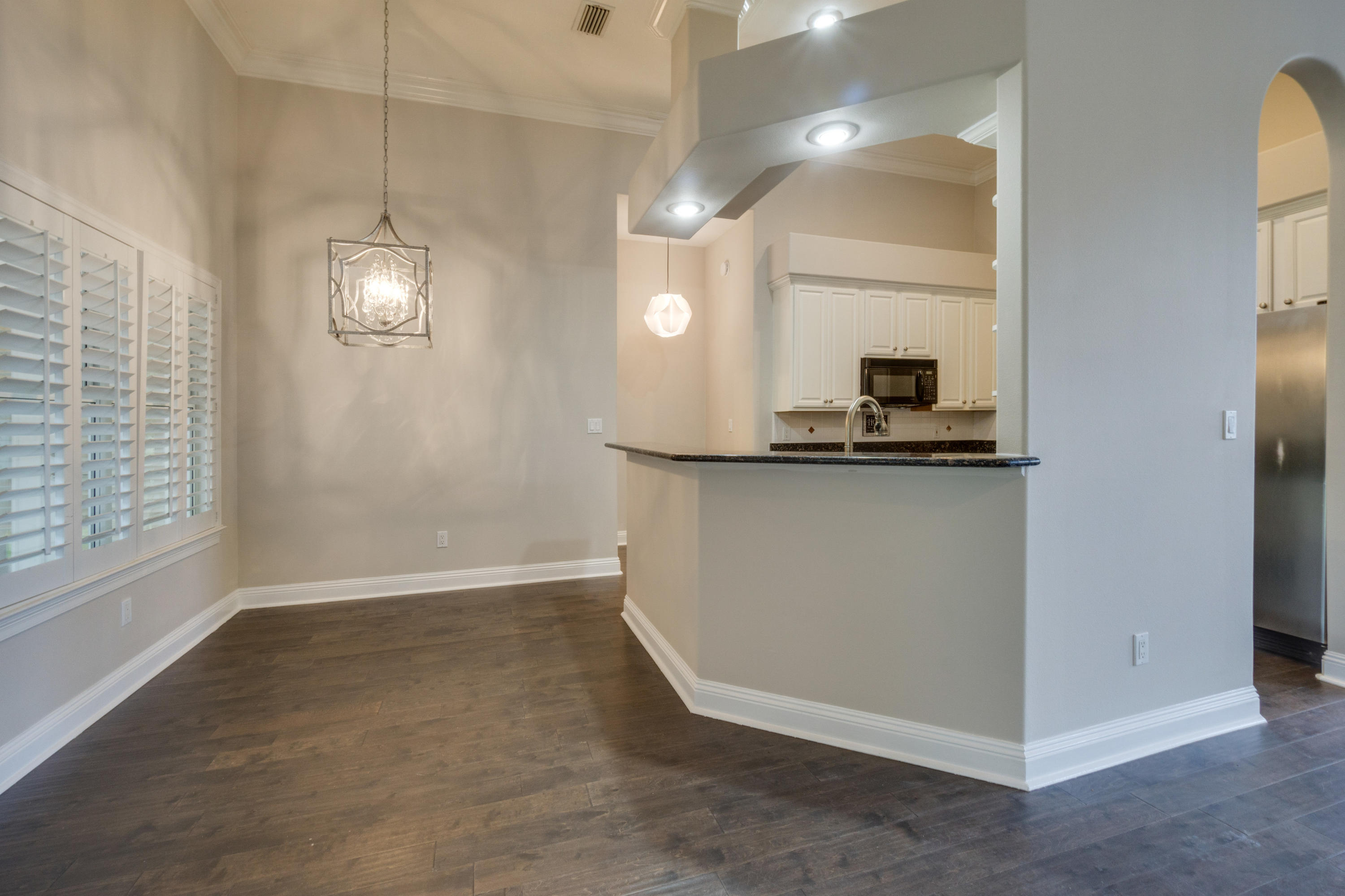 EMERALD LAKES - Residential