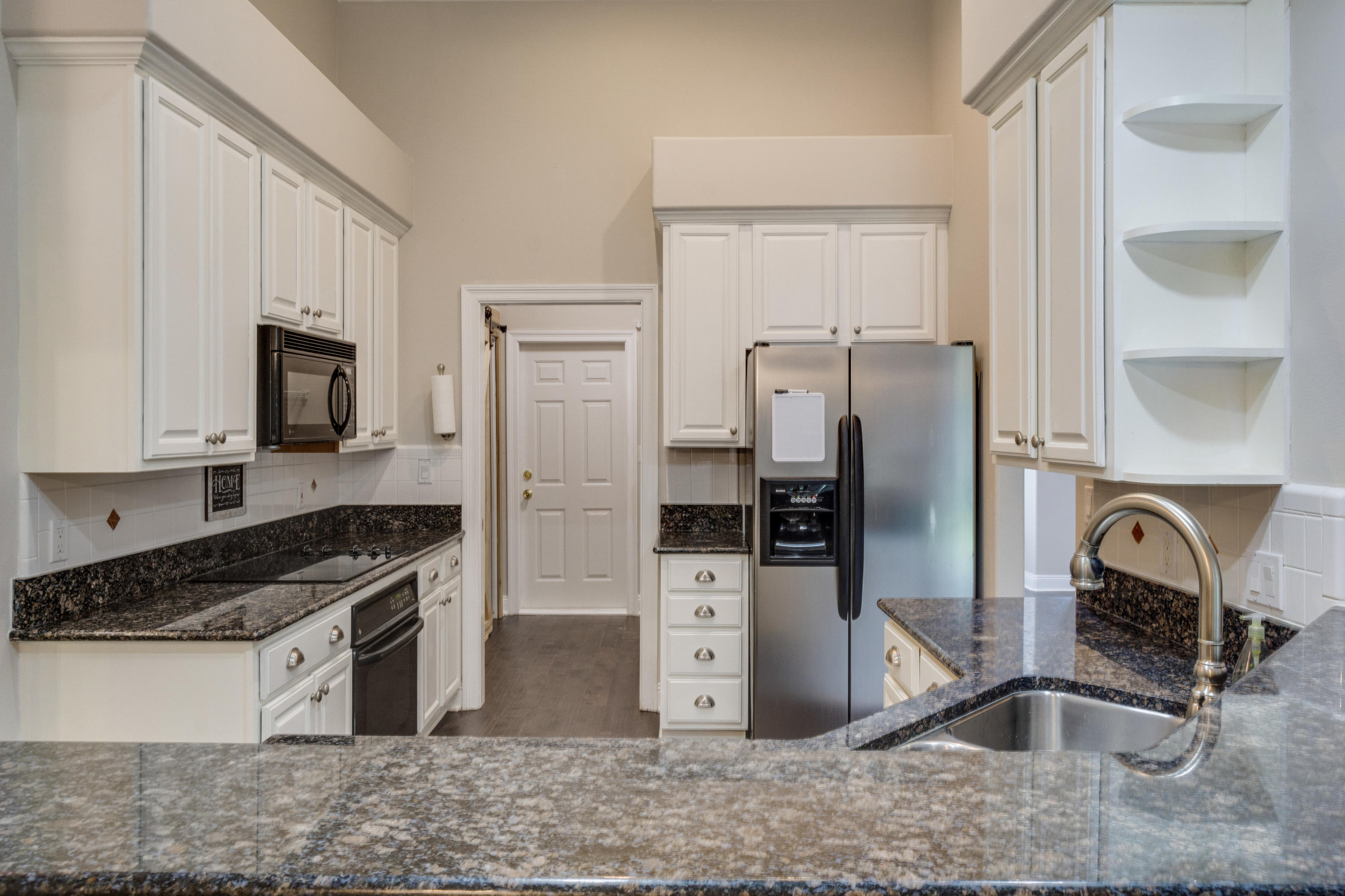 EMERALD LAKES - Residential