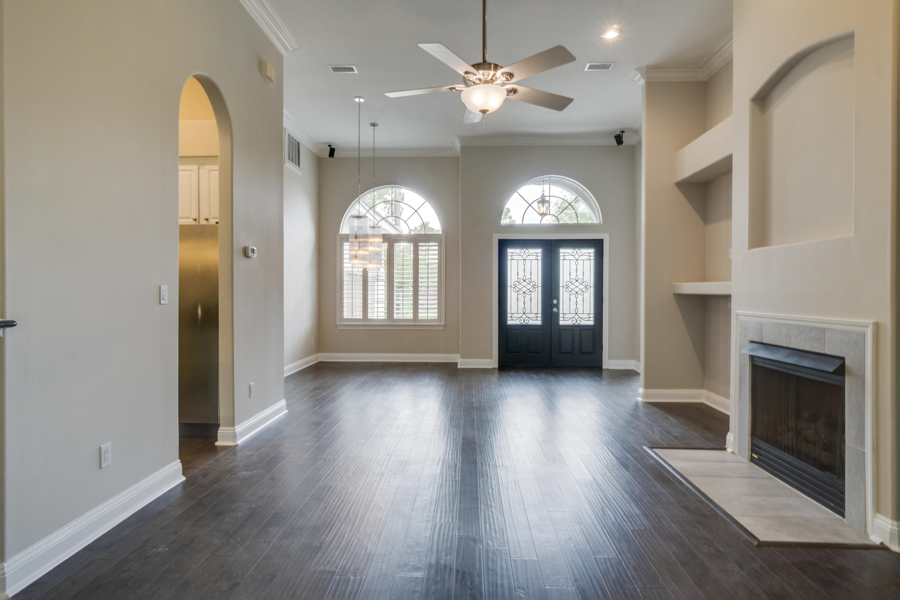 EMERALD LAKES - Residential