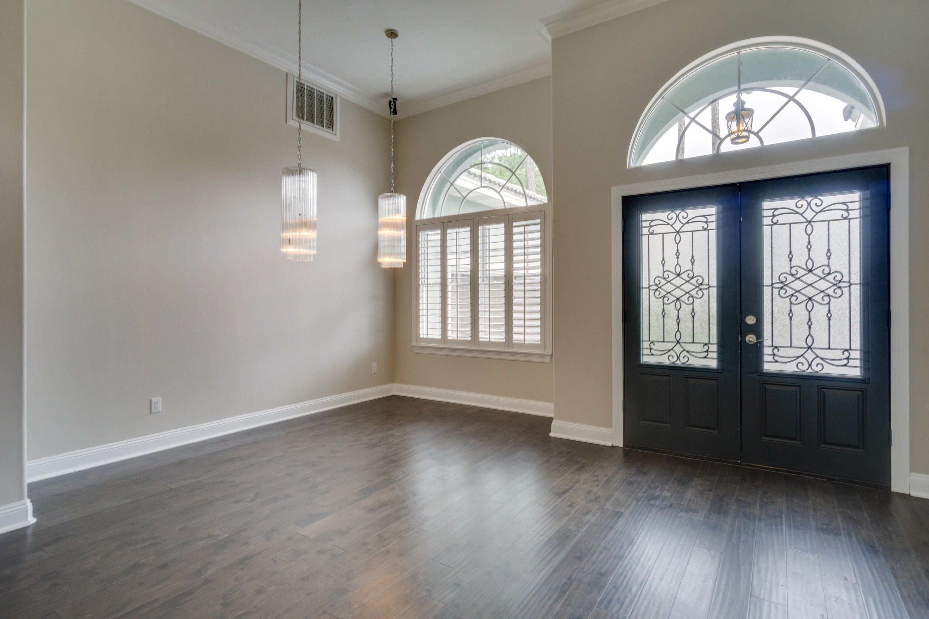 EMERALD LAKES - Residential